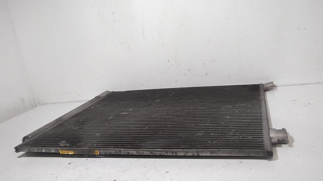 Radiatore Riscaldamento 271404EM0A Usato