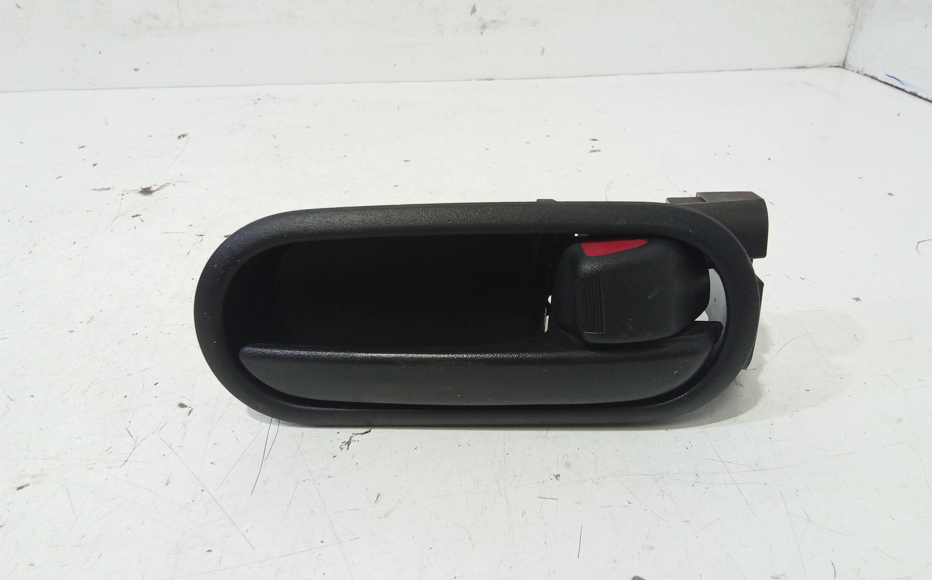 Maniglia Int. Apertura Porta Post. Destro D65158330A02 Usato