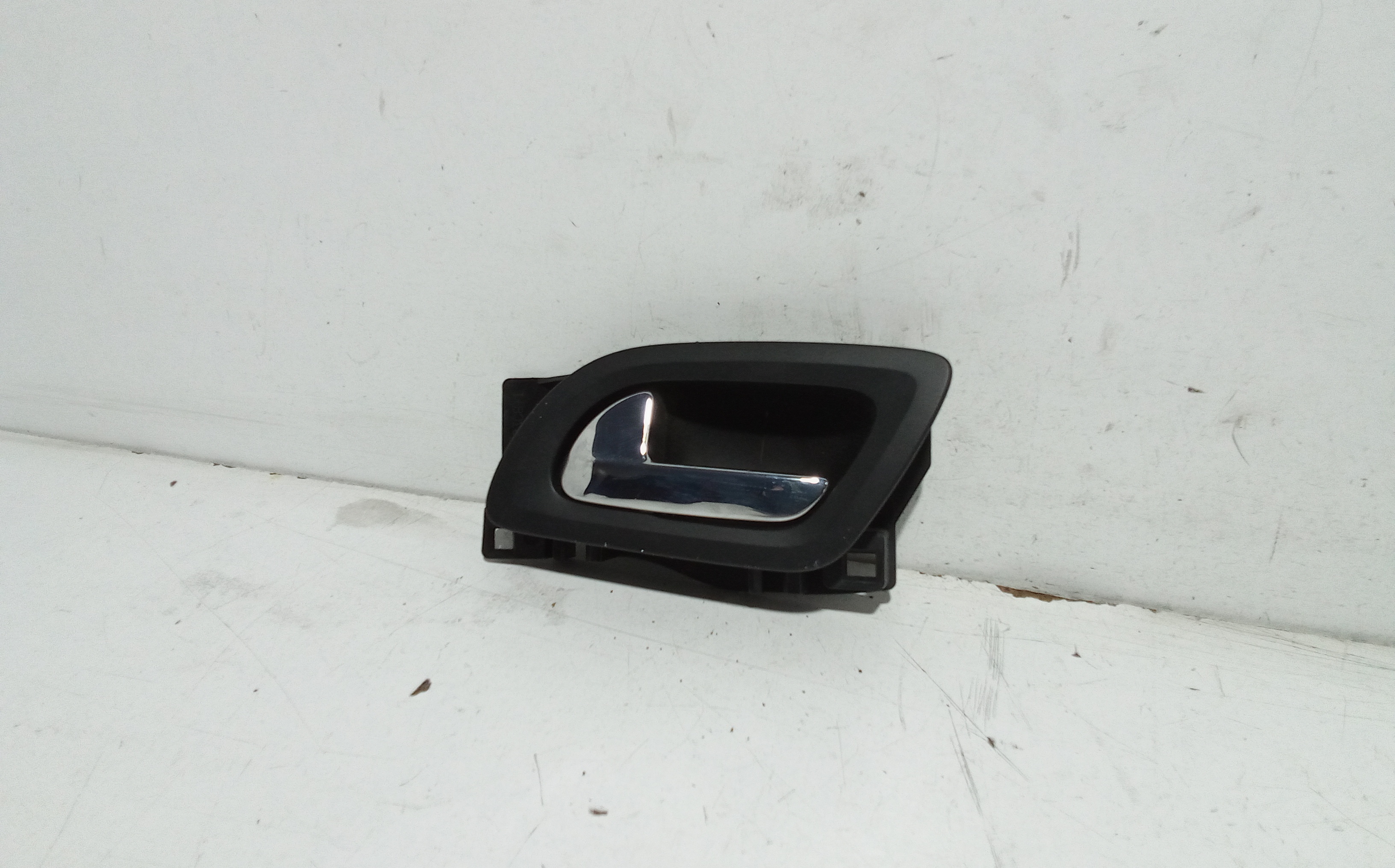 Maniglia Int. Apertura Porta Post. Sinistro Usato