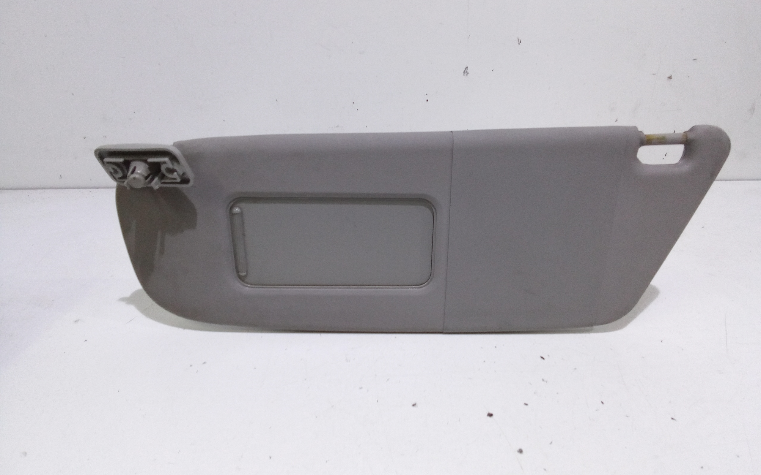 Aletta Parasole Parabrezza Sinistro 13130072 Usato