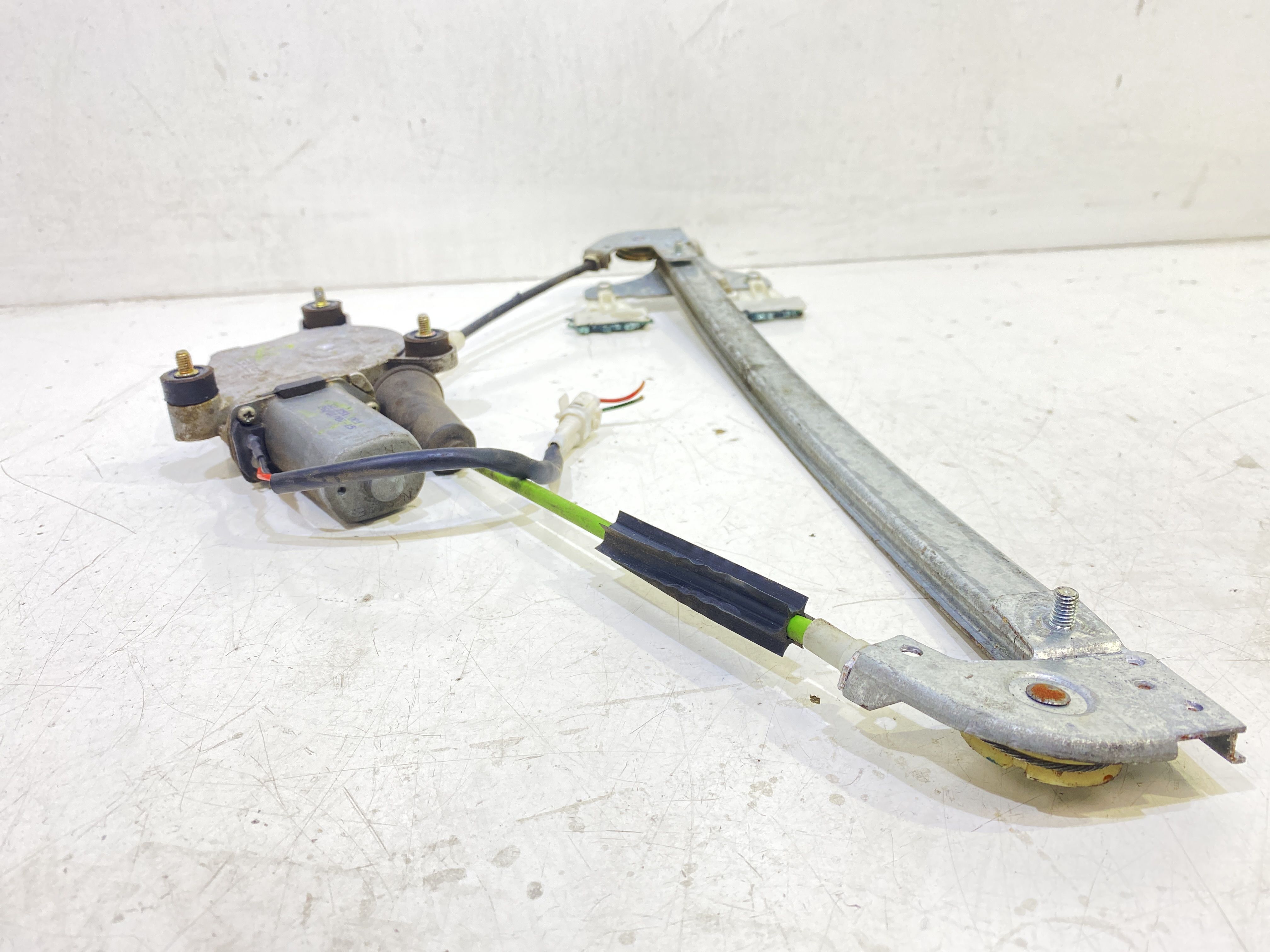 Alzacristallo Porta Ant. Sinistro 9206365 Usato