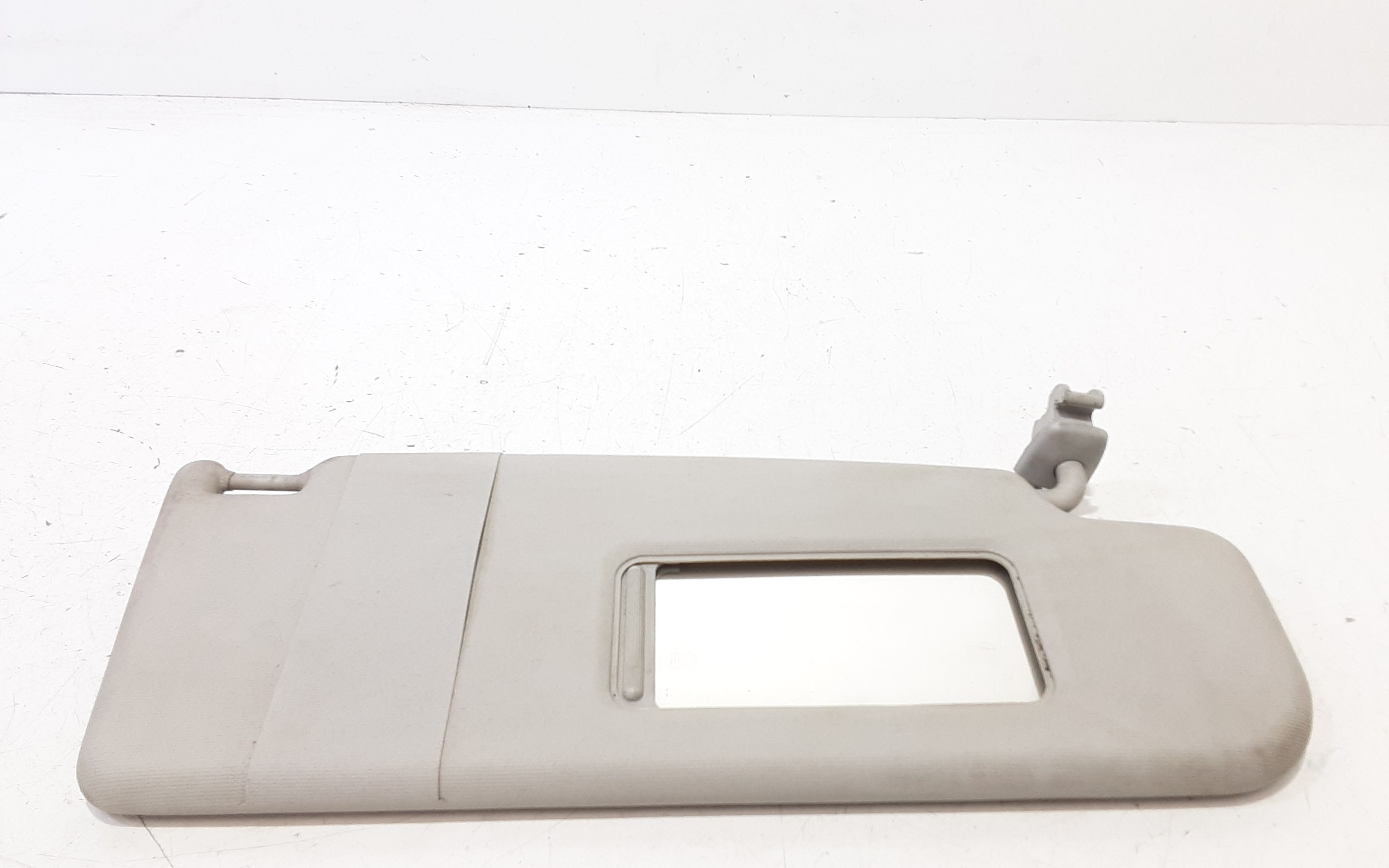 Aletta Parasole Parabrezza Destro 1K0857552L2F4 Usato