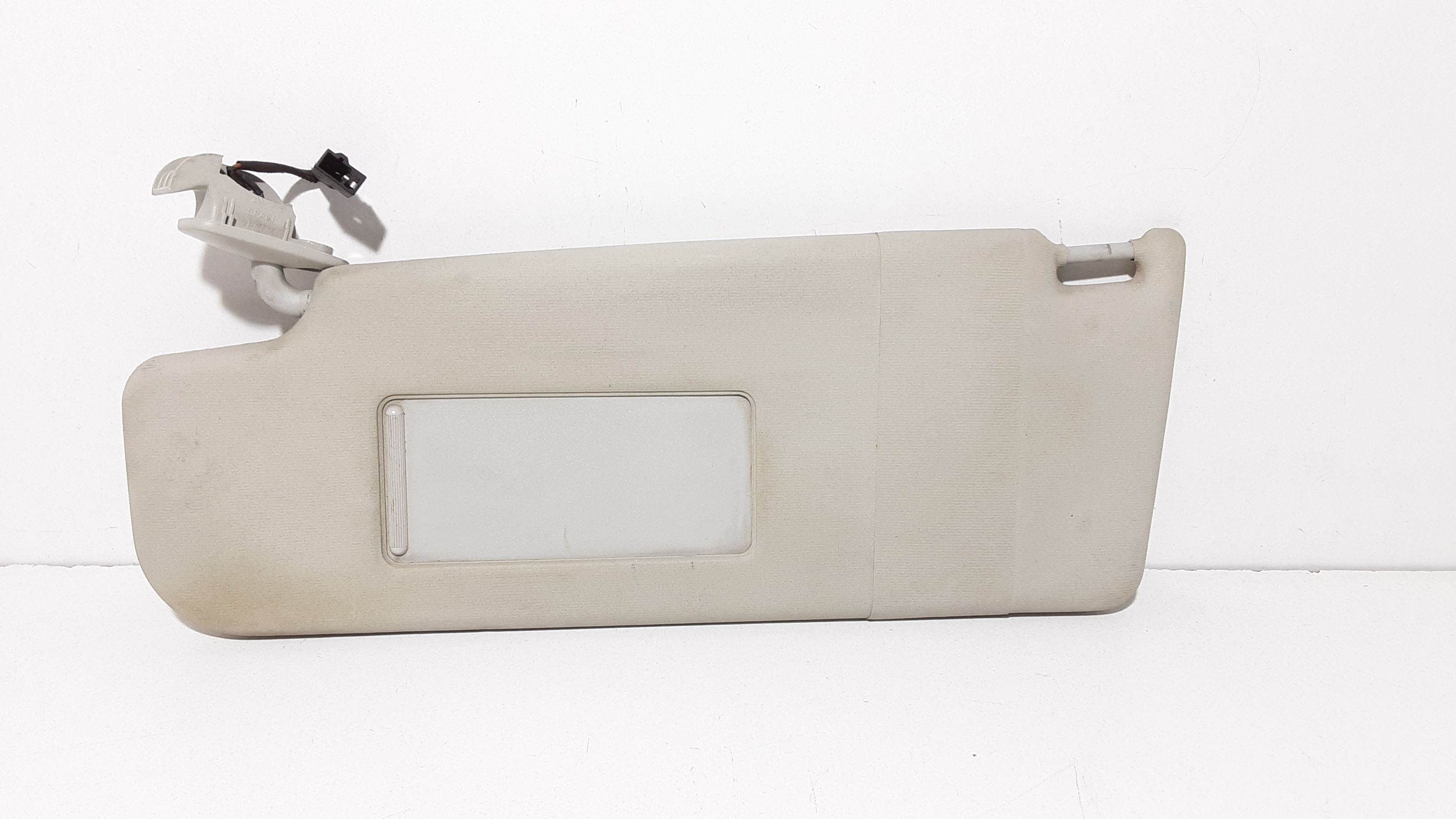 Aletta Parasole Parabrezza Sinistro 3B0857551AM2F4 Usato