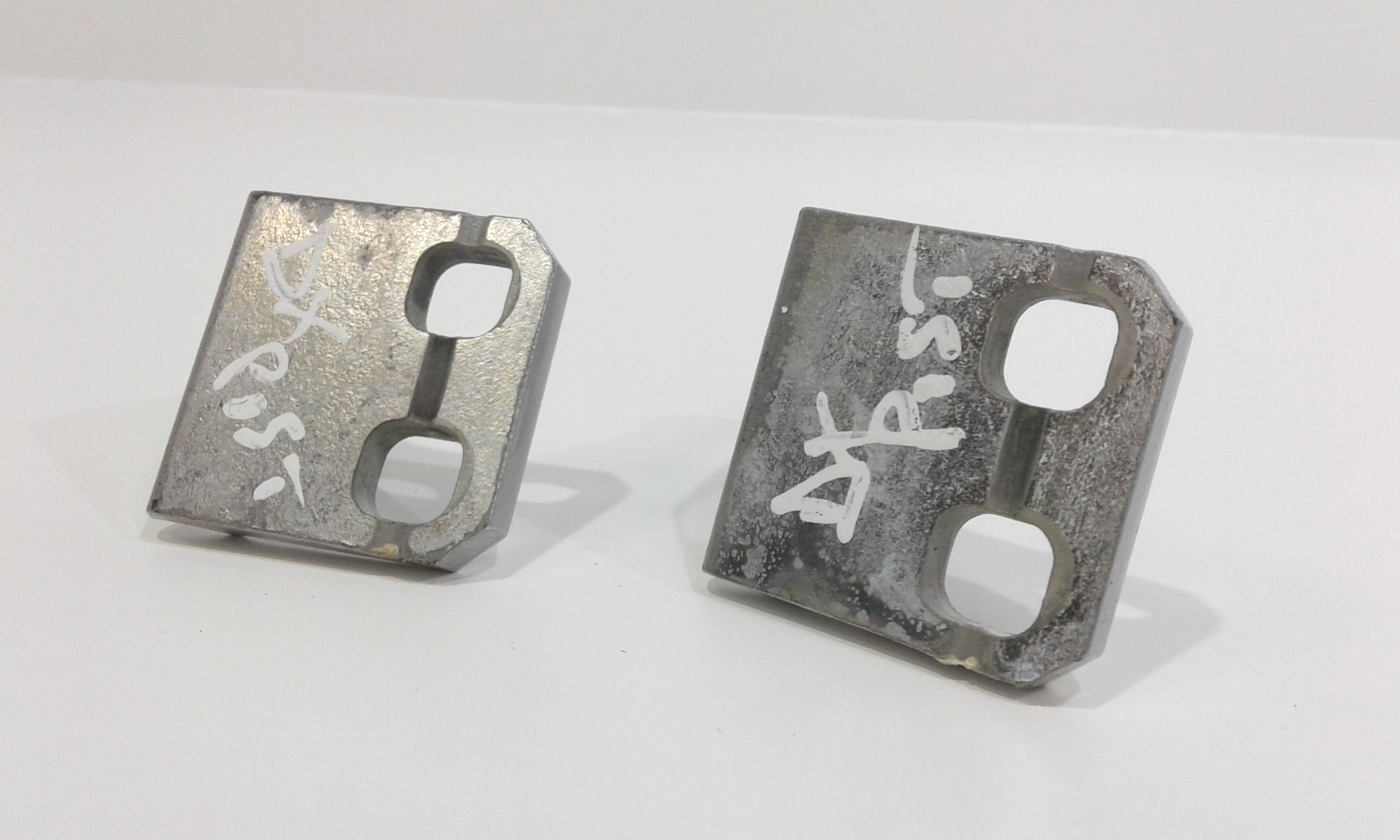 Cerniera Porta Ant. Destro,cerniera Porta Ant.sinistro, Cerniera Porta Post. Destro, Cerniera Porta Post. Sinistro Usato