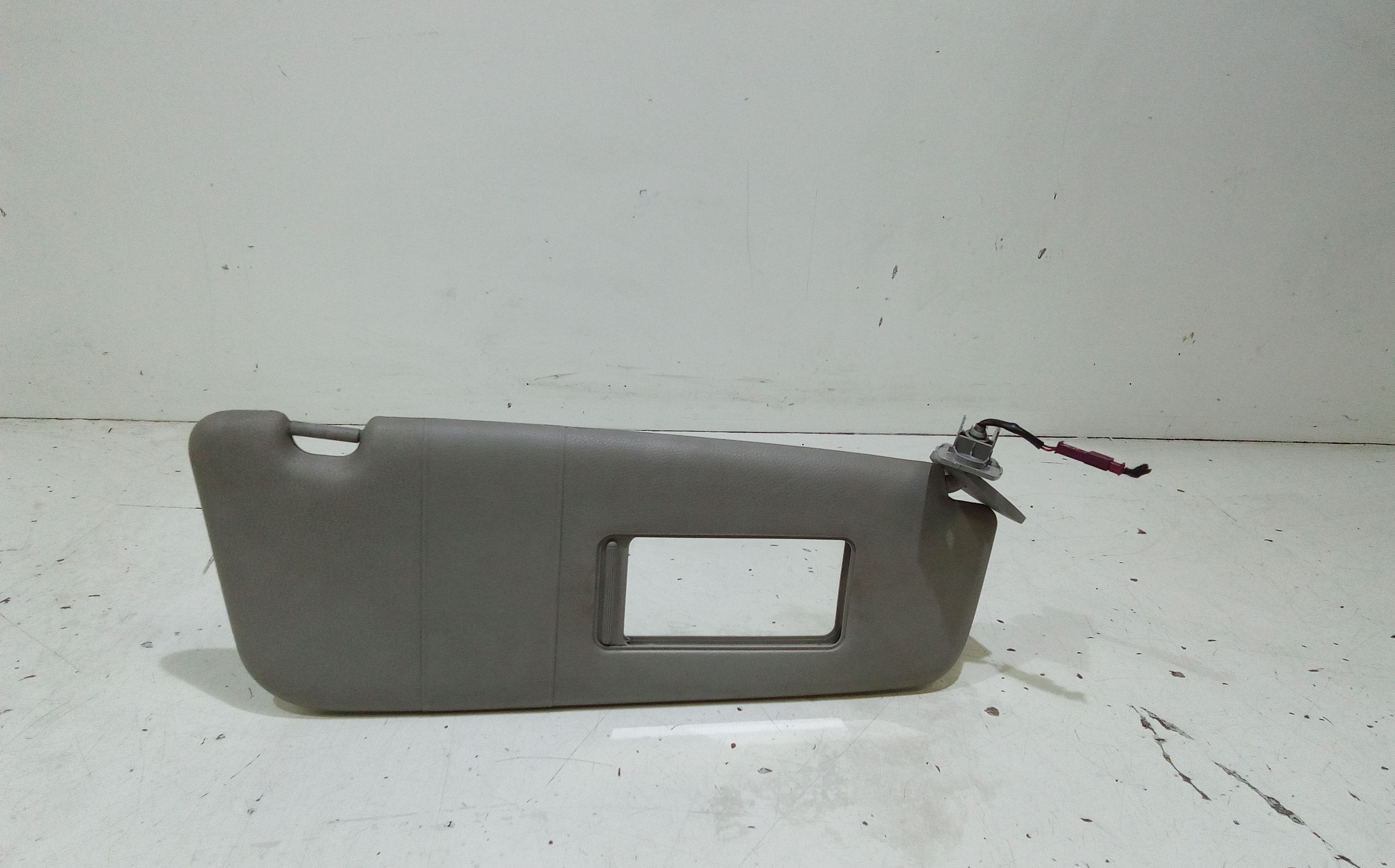 Aletta Parasole Parabrezza Destro 51167069754 Usato