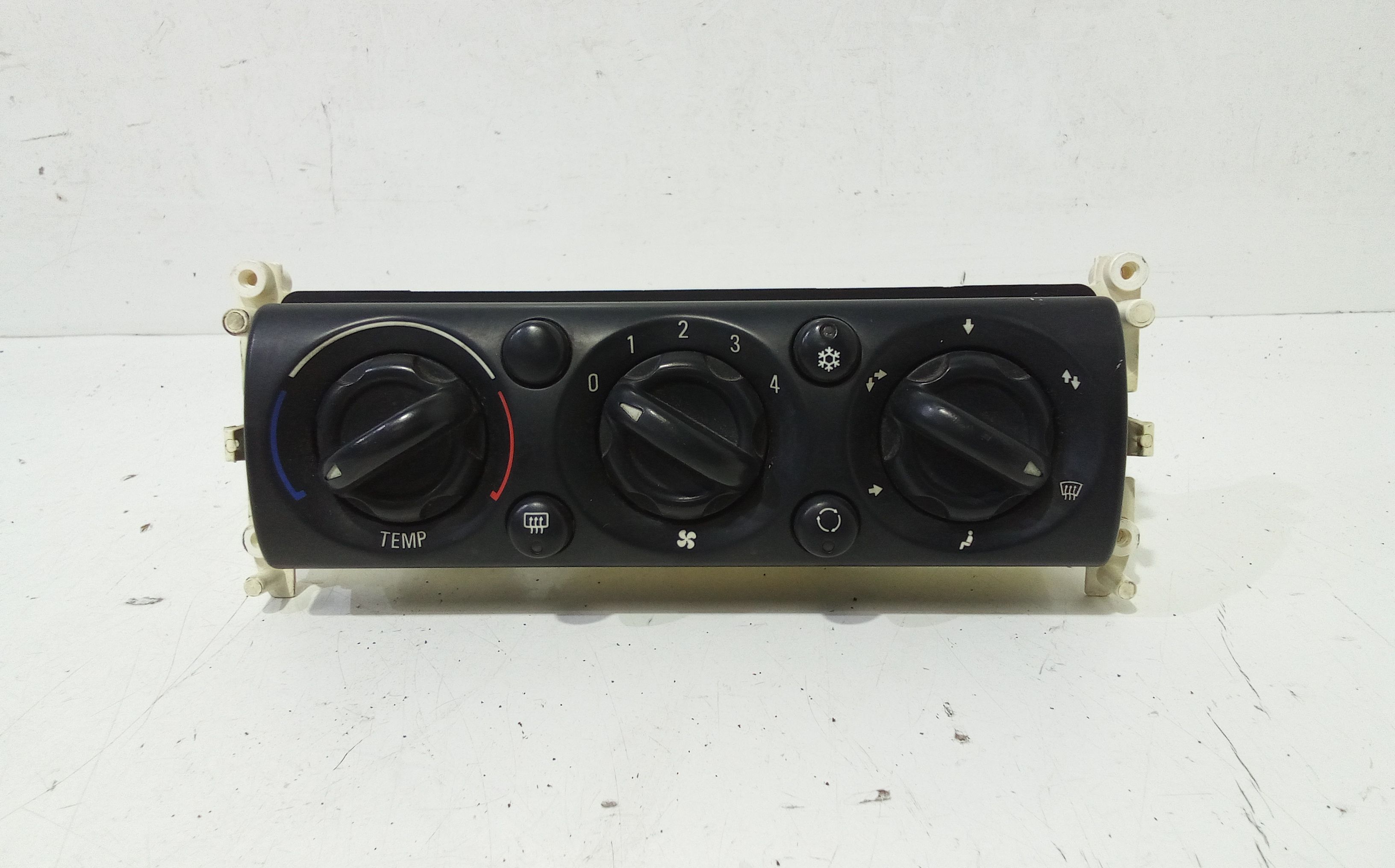 Blocco Comando Climatizzazione 64111502212 Usato