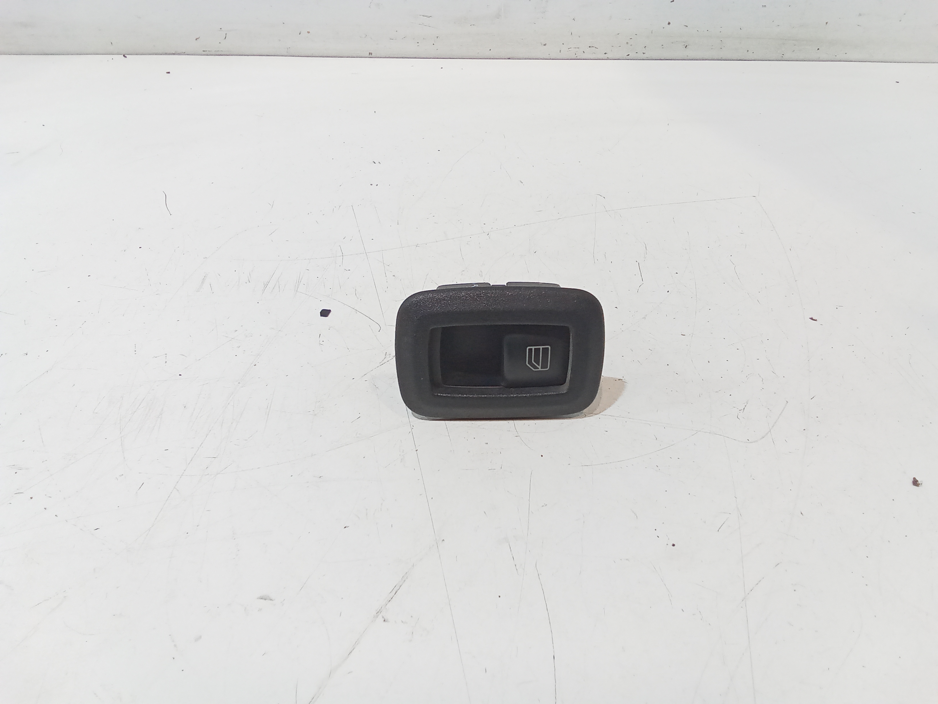 Interruttore Alzacristalli Porta Post. Sinistro A25182005109174 Usato