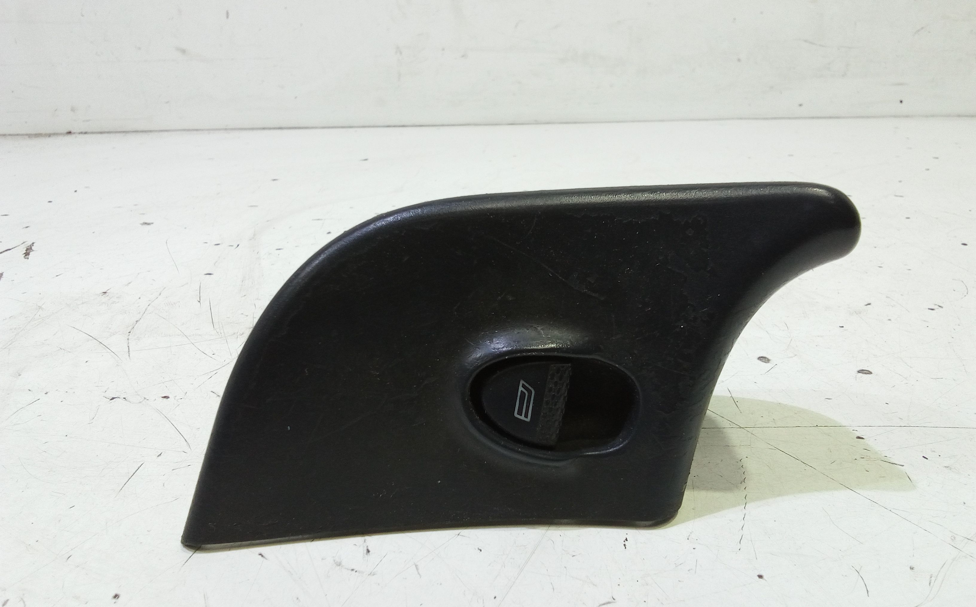 Interruttore Alzacristalli Porta Ant. Destro Usato