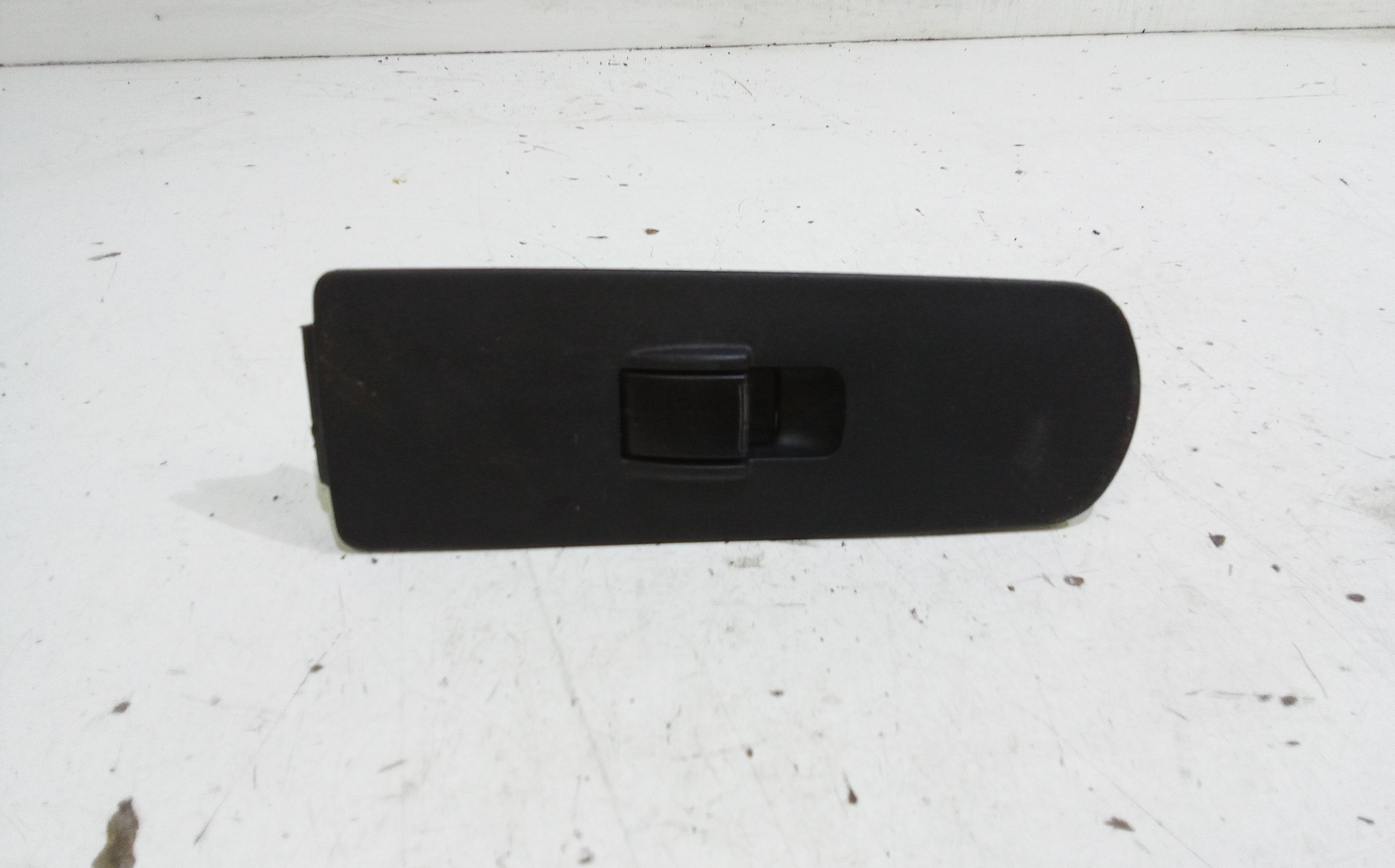 Interruttore Alzacristalli Porta Ant. Destro Usato