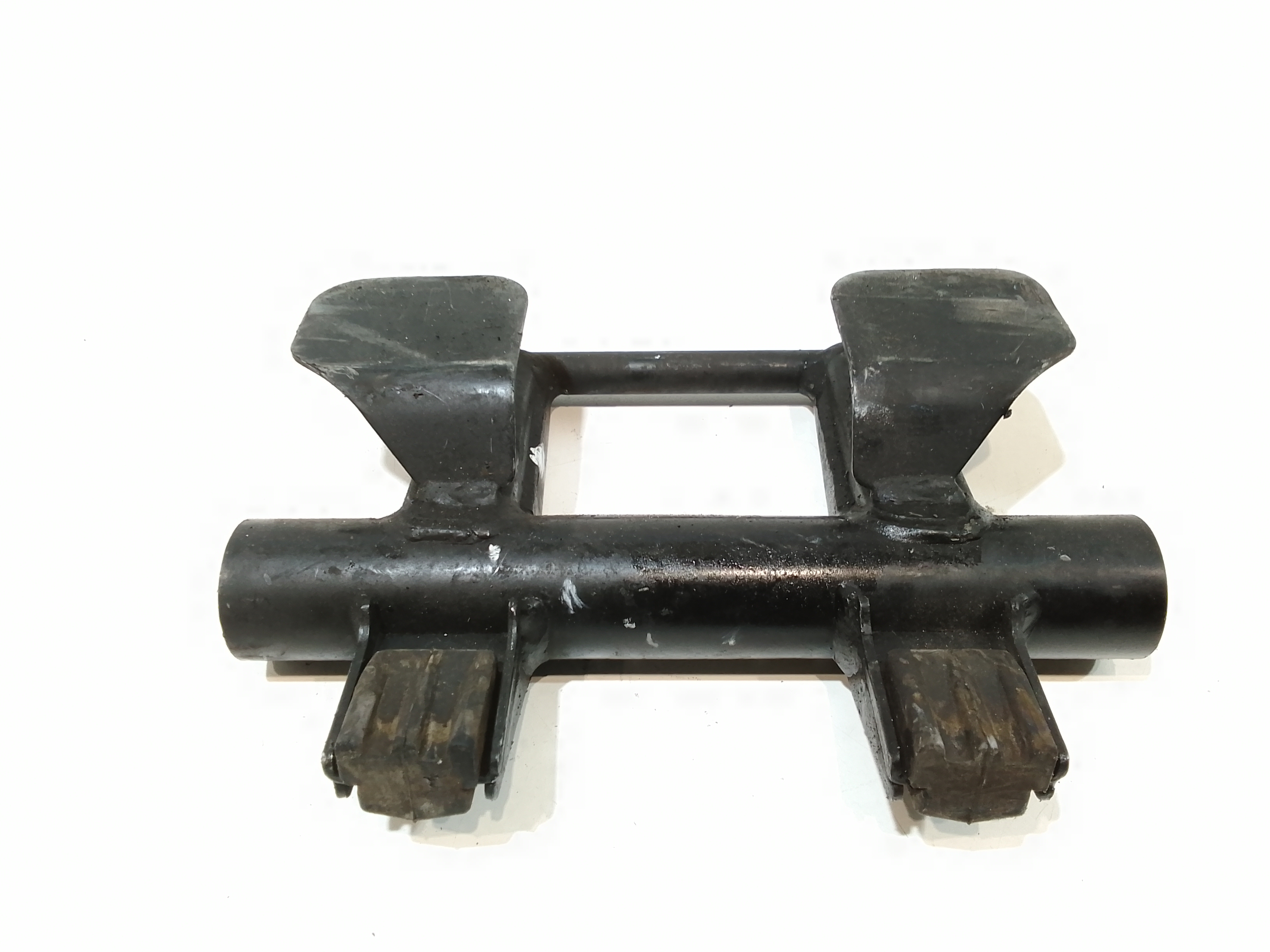 Piastra Alloggiamento Supporto Motore (Con Eventuale Bielletta O Tirante Associato) Usato