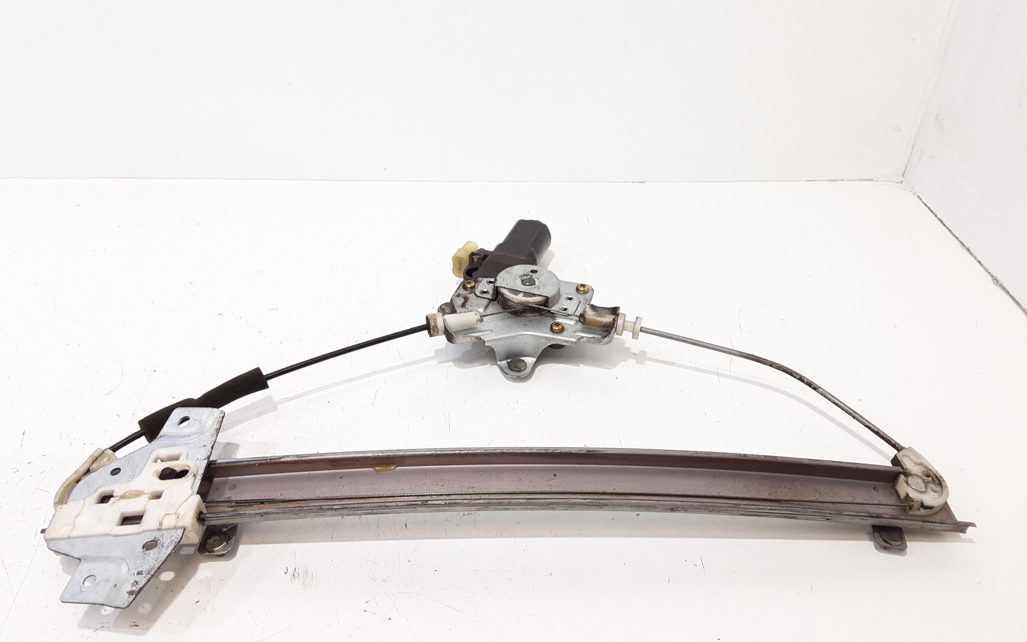 Alzacristallo Porta Ant. Destro 824021C200 Usato