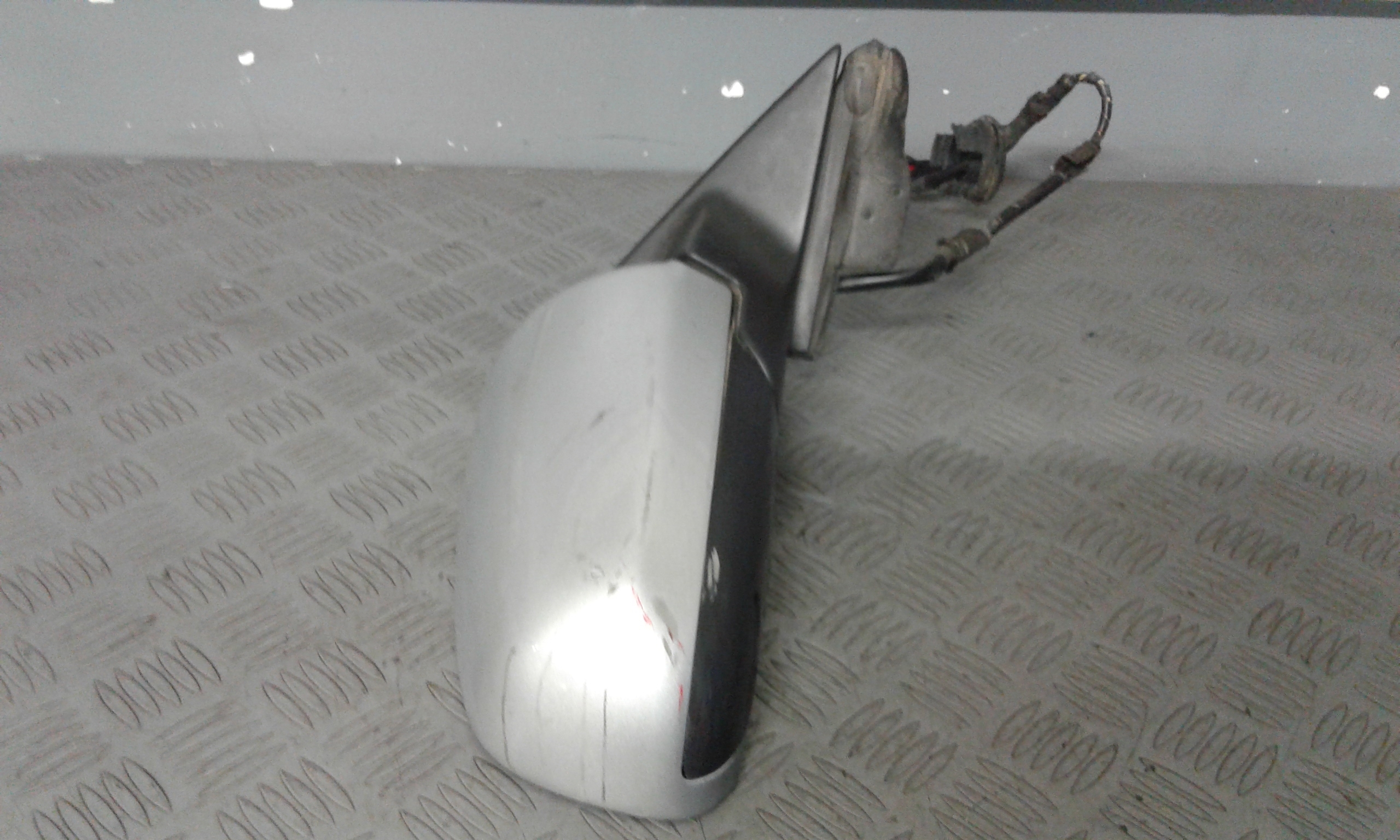 Retrovisore Est. Destro Usato