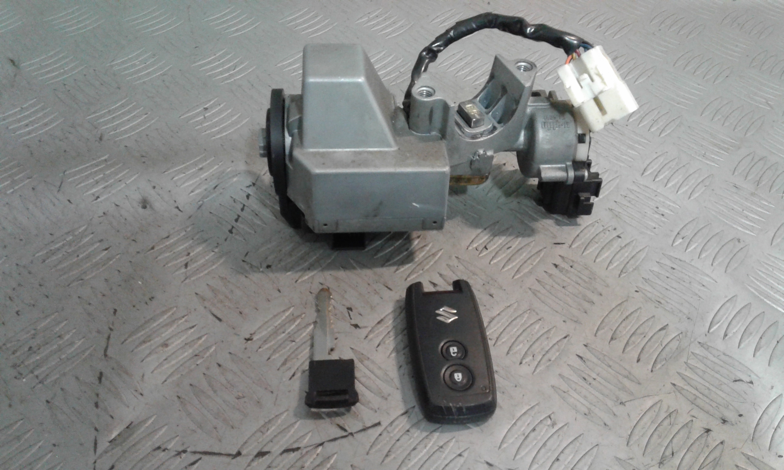 Commutatore Avviamento Con Cilindretti Serrature Usato