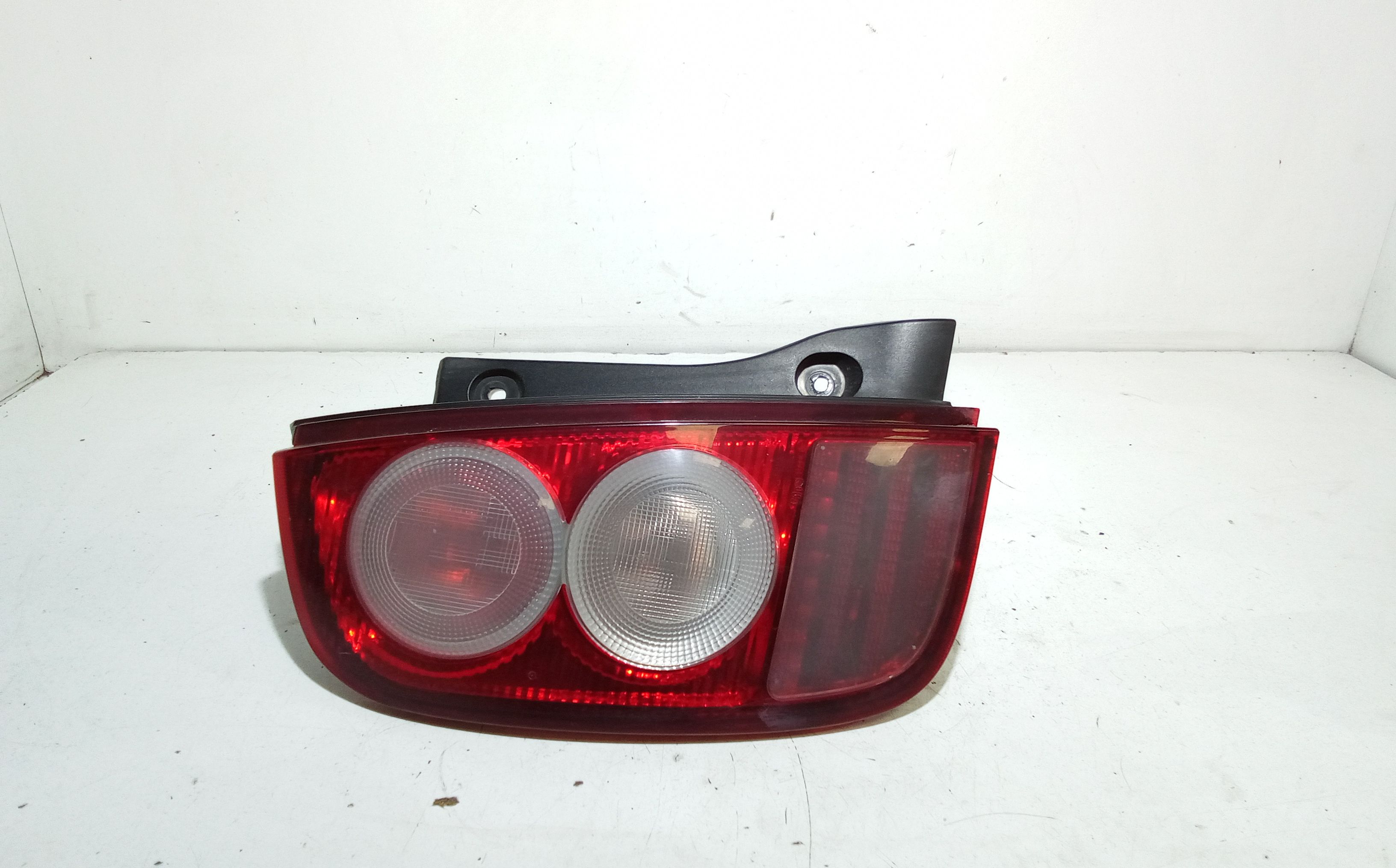 Fanale Post. Sinistro 265591F505 Usato