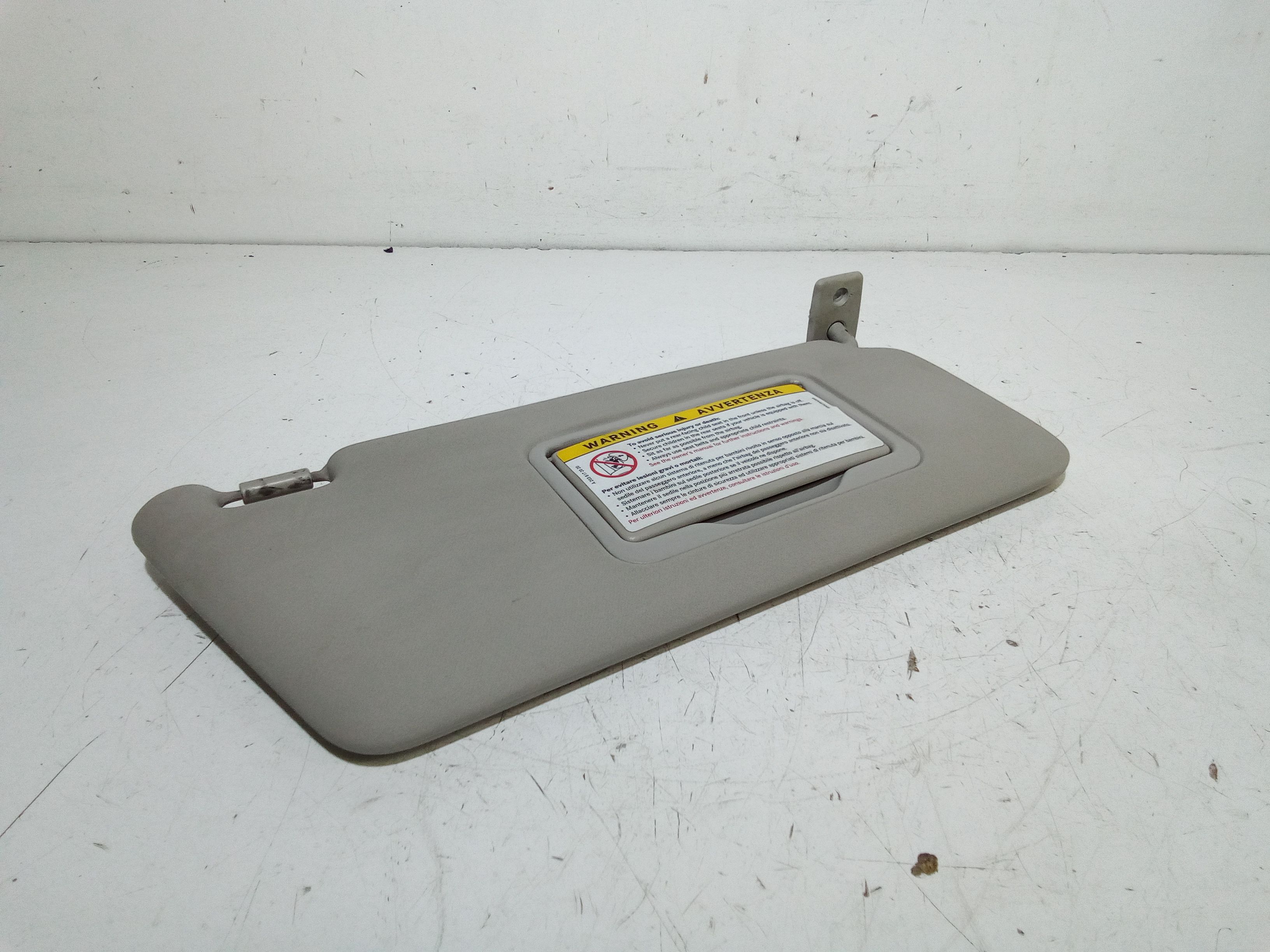 Aletta Parasole Parabrezza Destro A1688100410 Usato