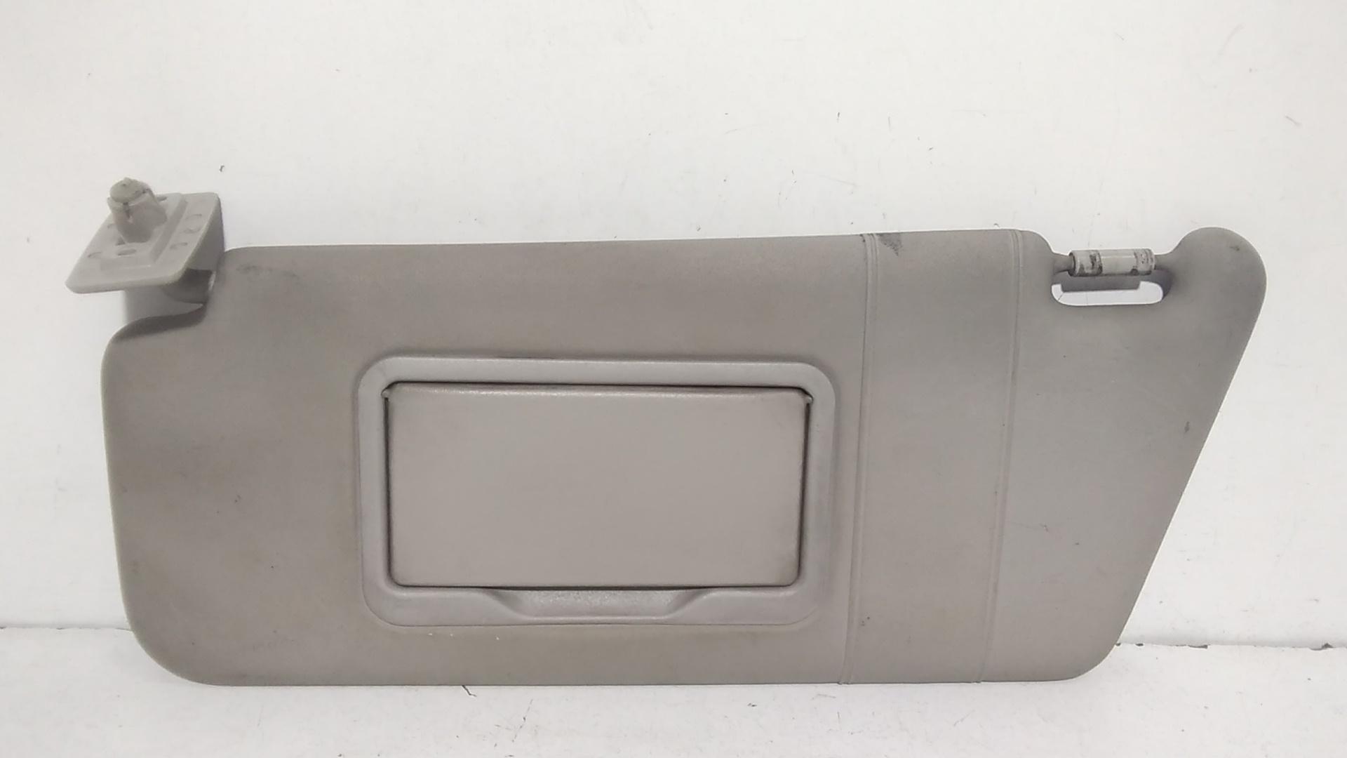 Aletta Parasole Parabrezza Sinistro A16981001107H48 Usato