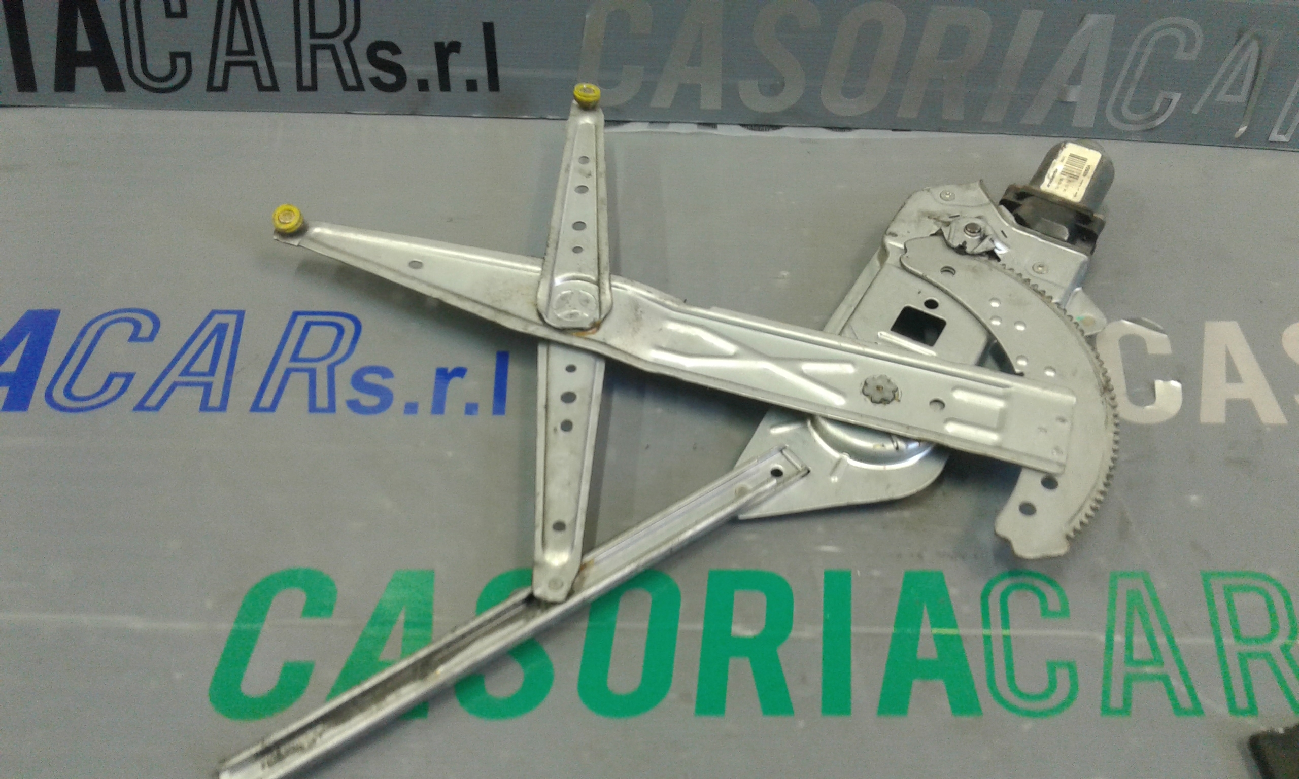 Alzacristallo Porta Ant. Destro 8200157006 Usato