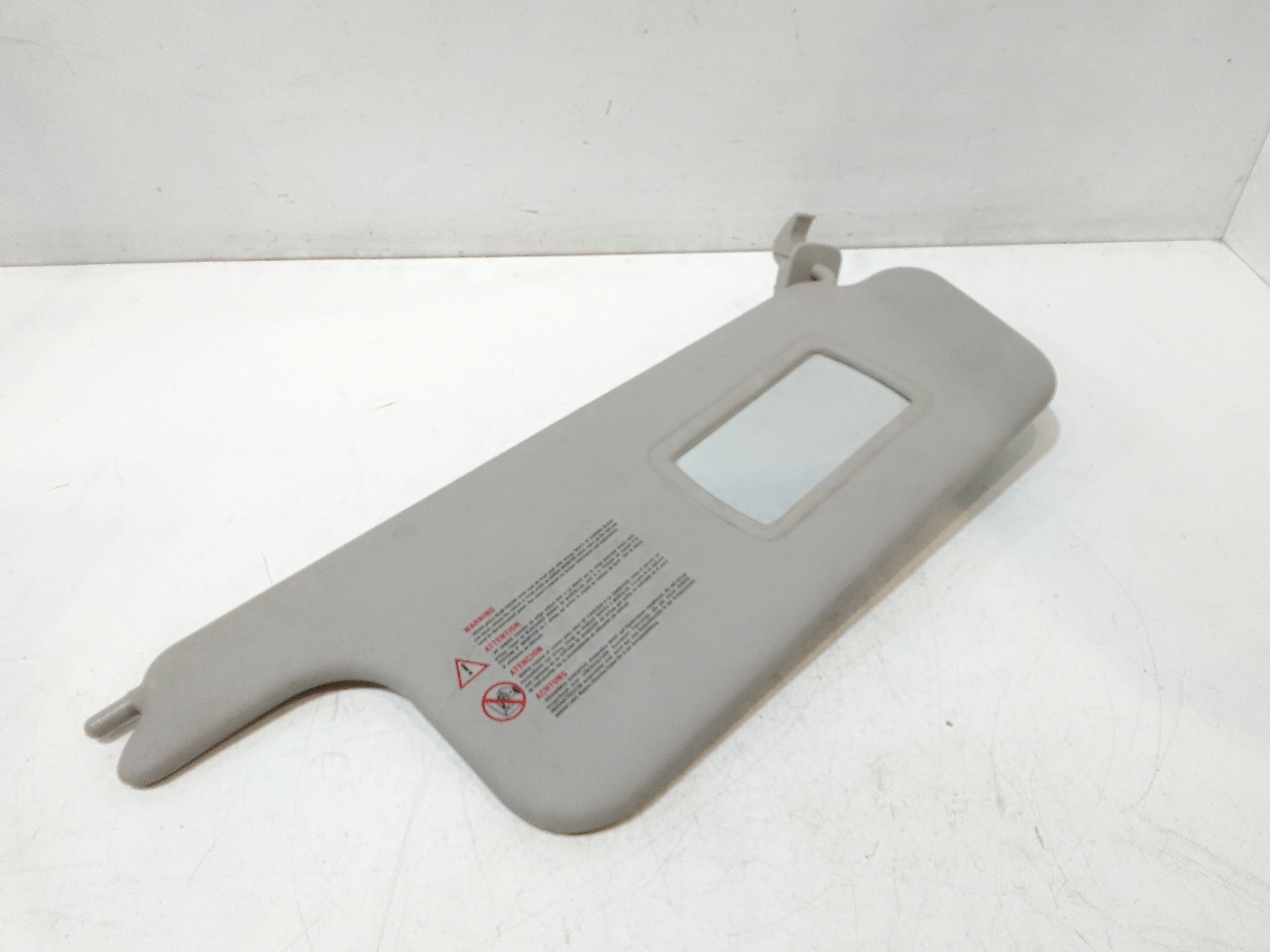 Aletta Parasole Parabrezza Destro 8200246822 Usato