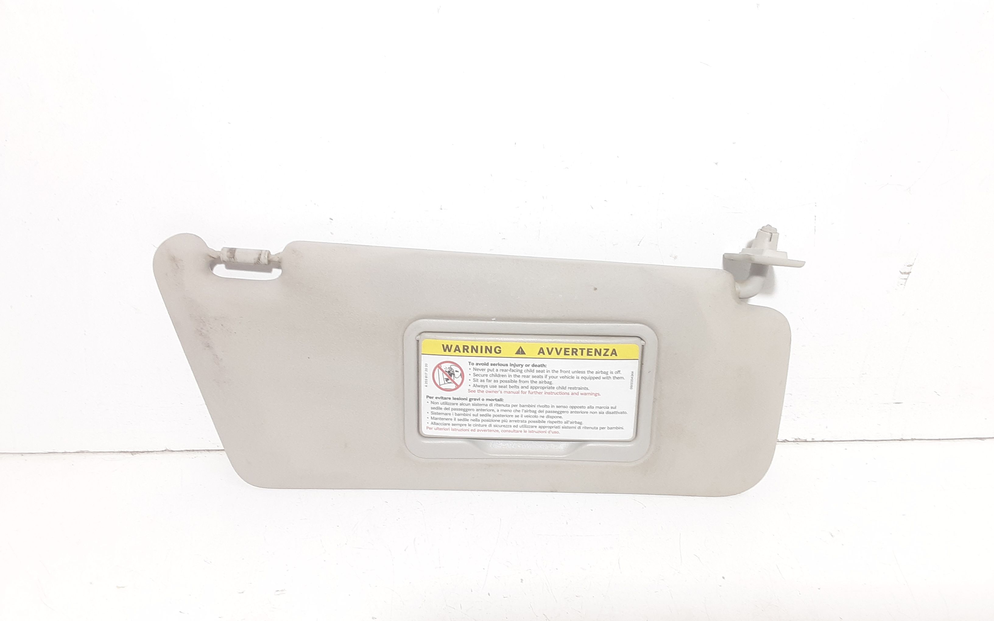 Aletta Parasole Parabrezza Destro A1688100410 Usato