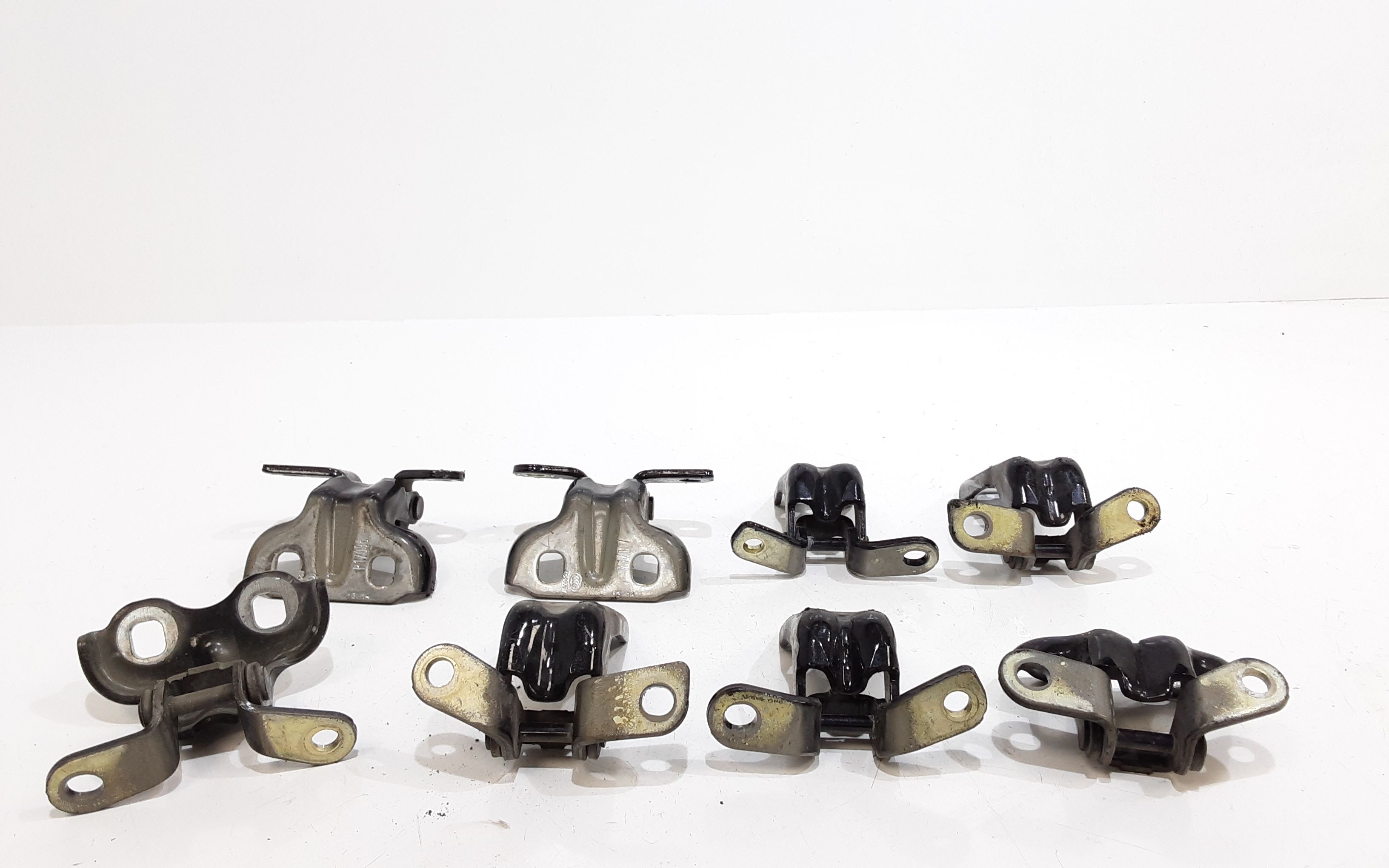 Cerniera Porta Ant. Destro,cerniera Porta Ant.sinistro, Cerniera Porta Post. Destro, Cerniera Porta Post. Sinistro Usato