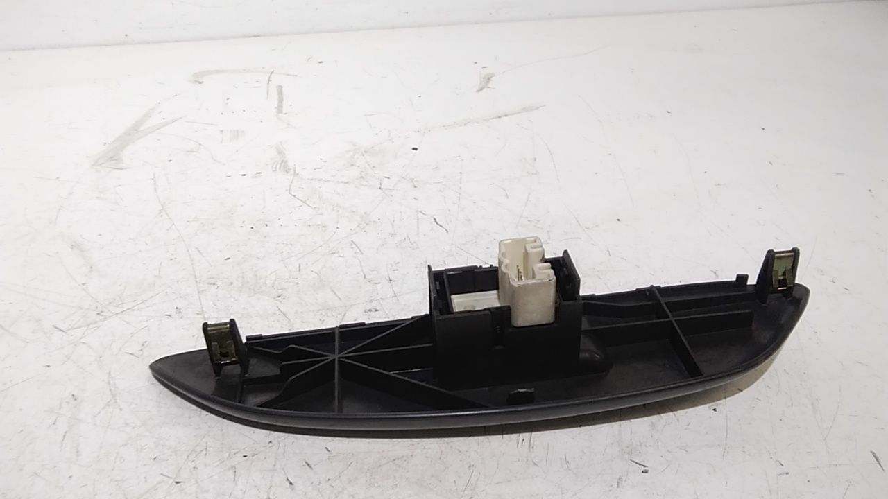 Interruttore Alzacristalli Porta Ant. Destro 848100D010 Usato