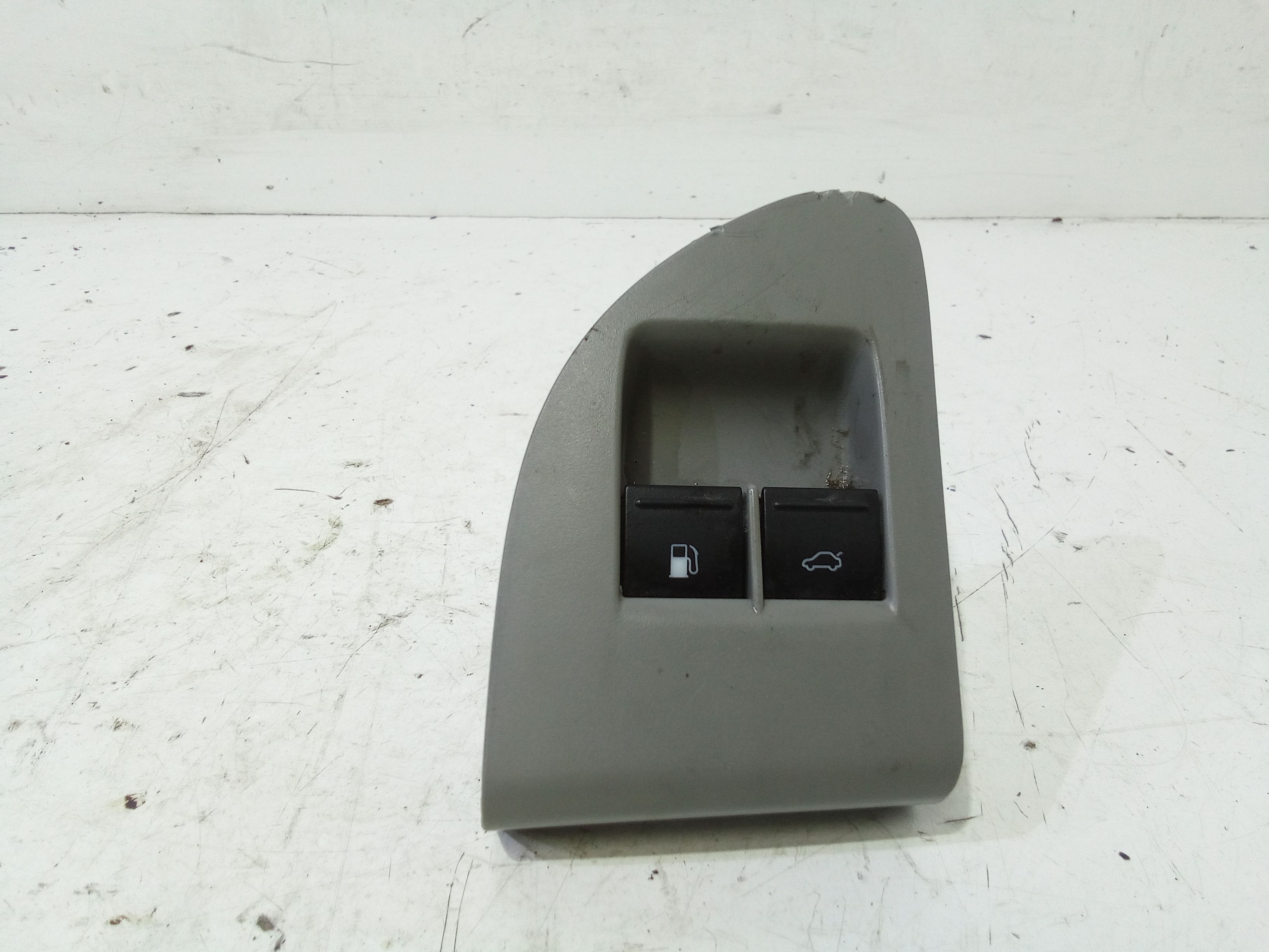 Pulsante Portello Post. , Interruttore Apertura Bagagliaio Usato