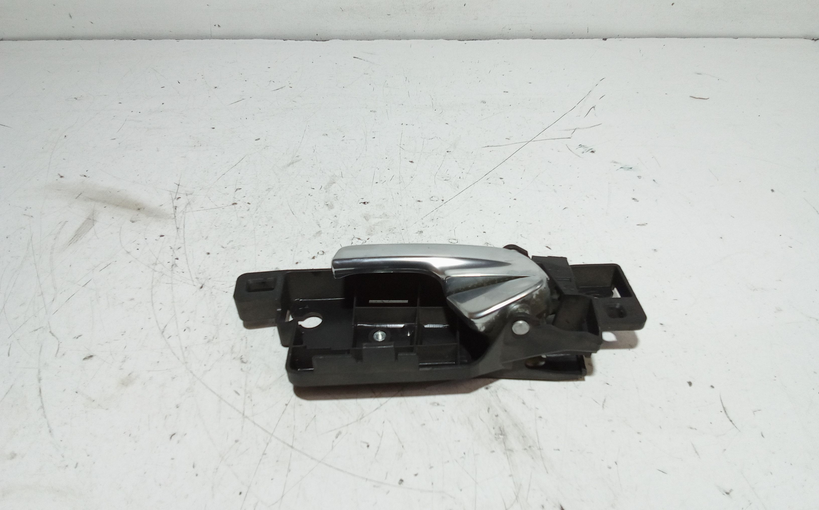 Maniglia Int. Apertura Porta Post. Sinistro 1701550 Usato