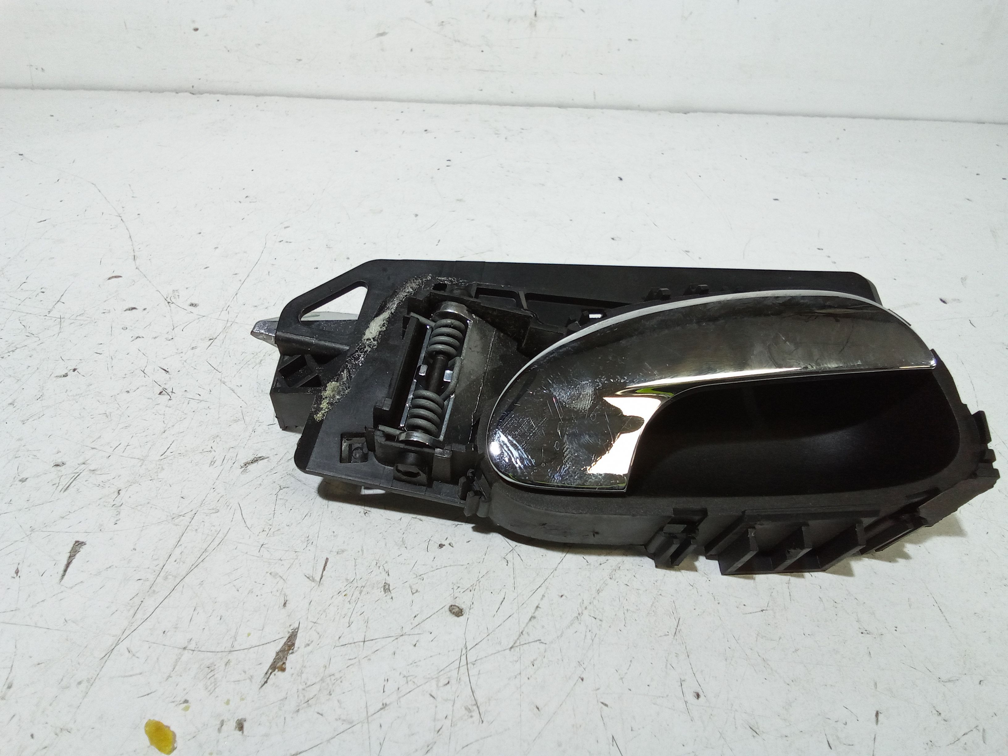 Maniglia Int. Apertura Porta Ant. Destro Usato