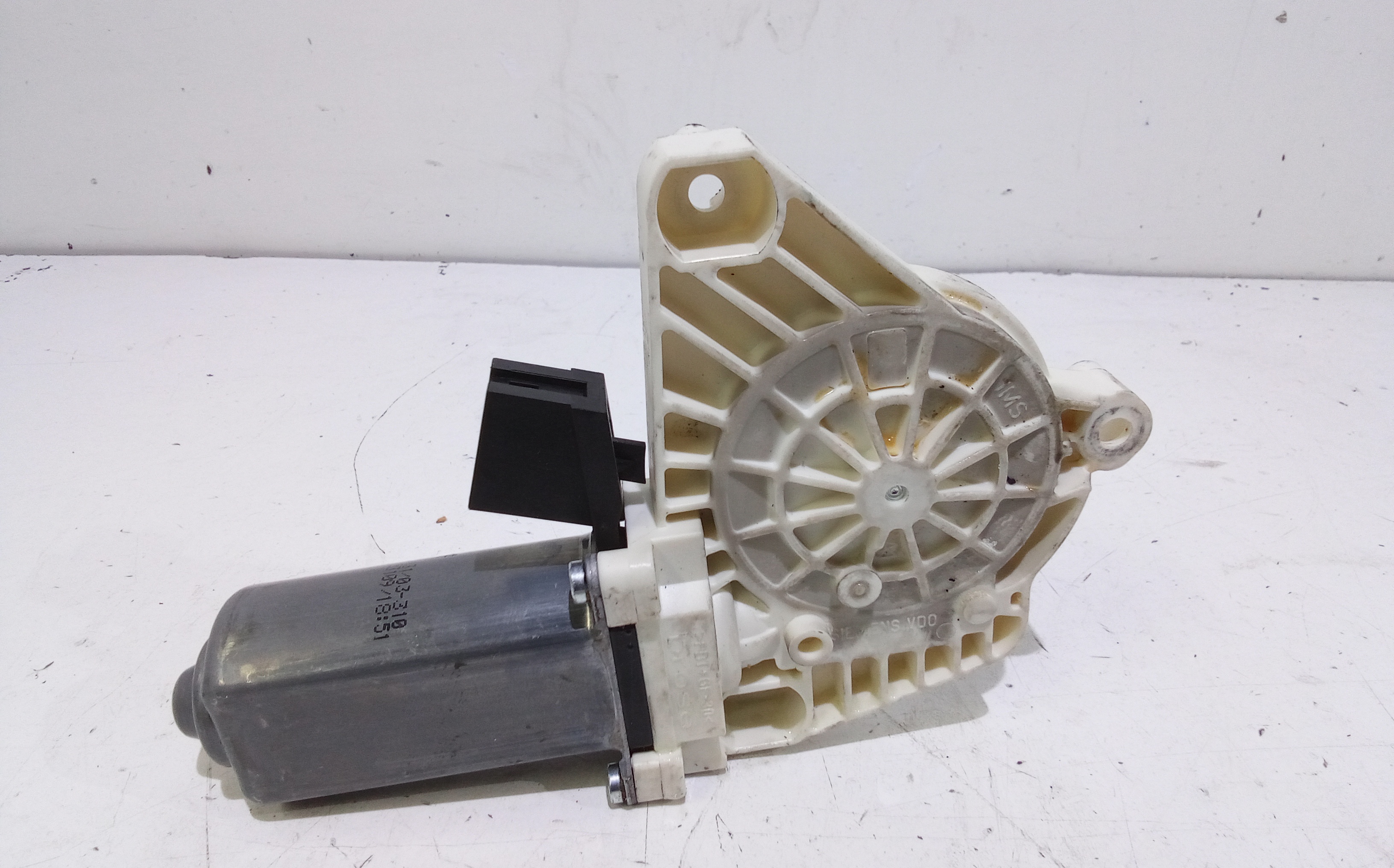 Motorino Alzacristallo Porta Ant. Destro A1698204242 Usato