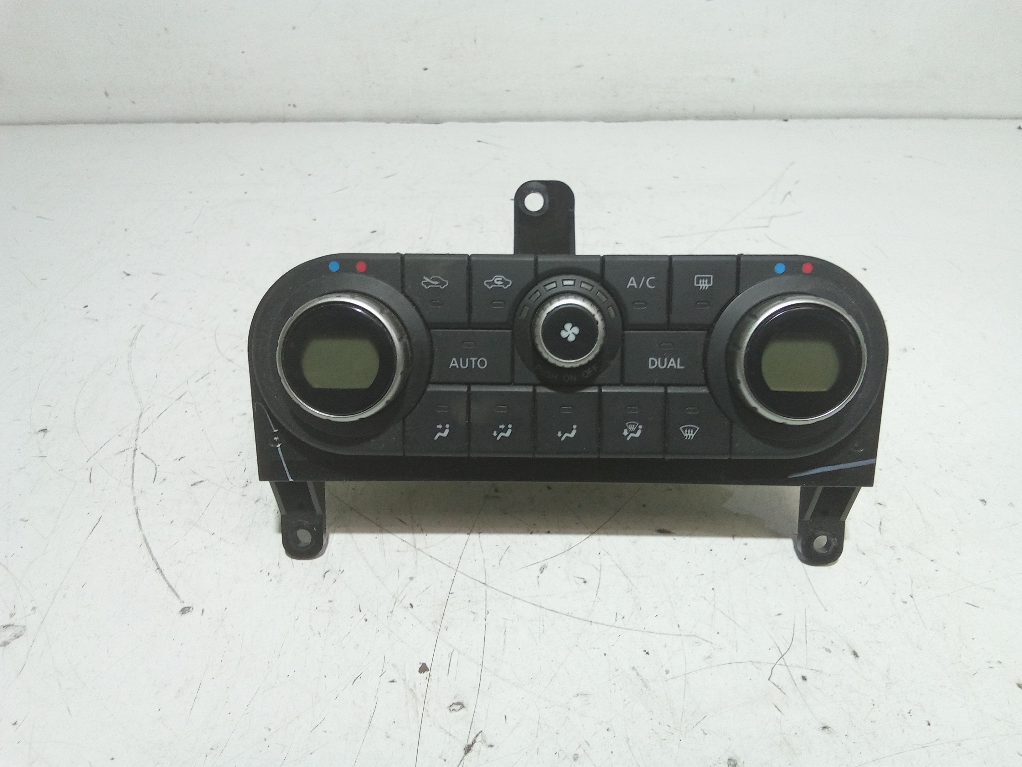 Blocco Comando Climatizzazione 27500JD40C Usato