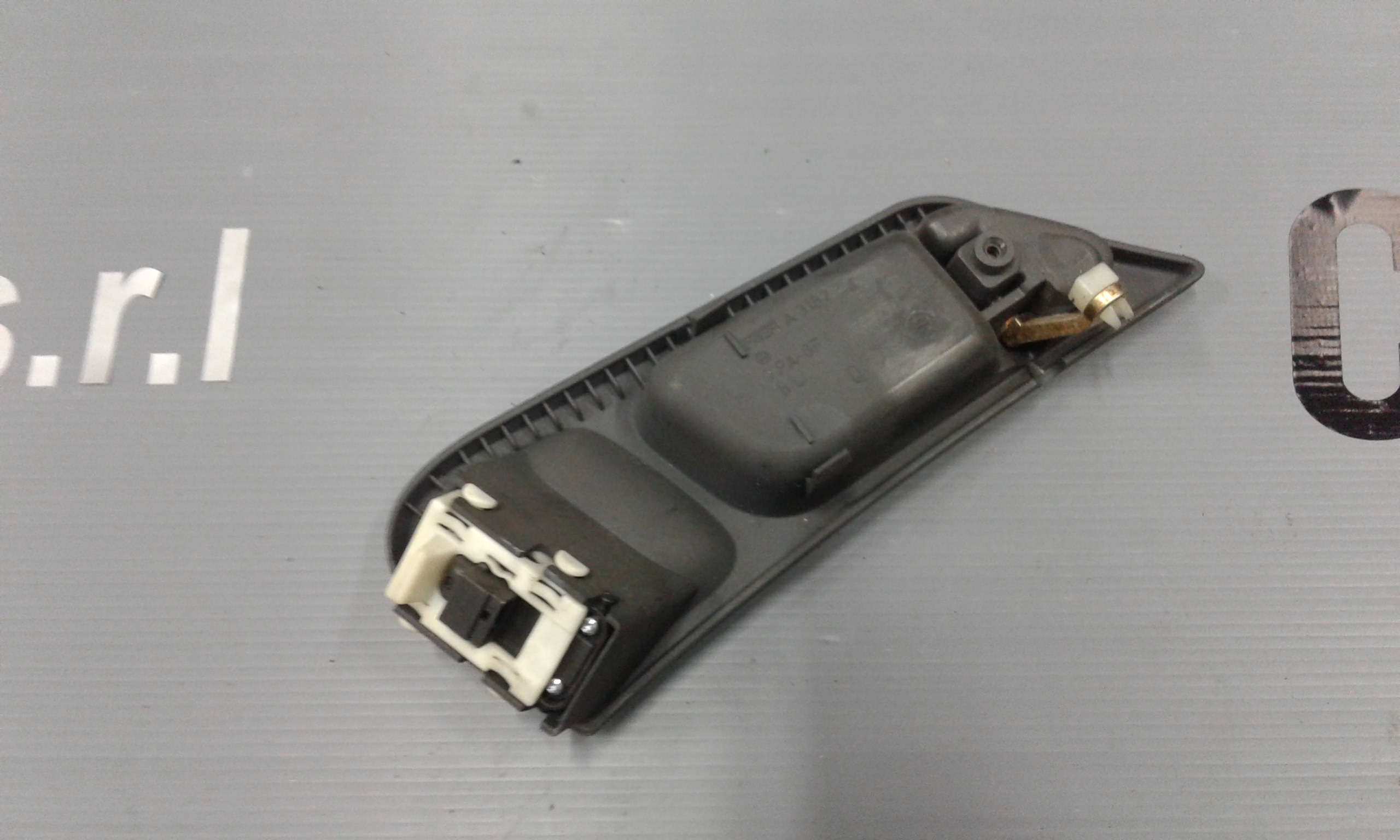 Maniglia Int. Apertura Porta Post. Sinistro Usato