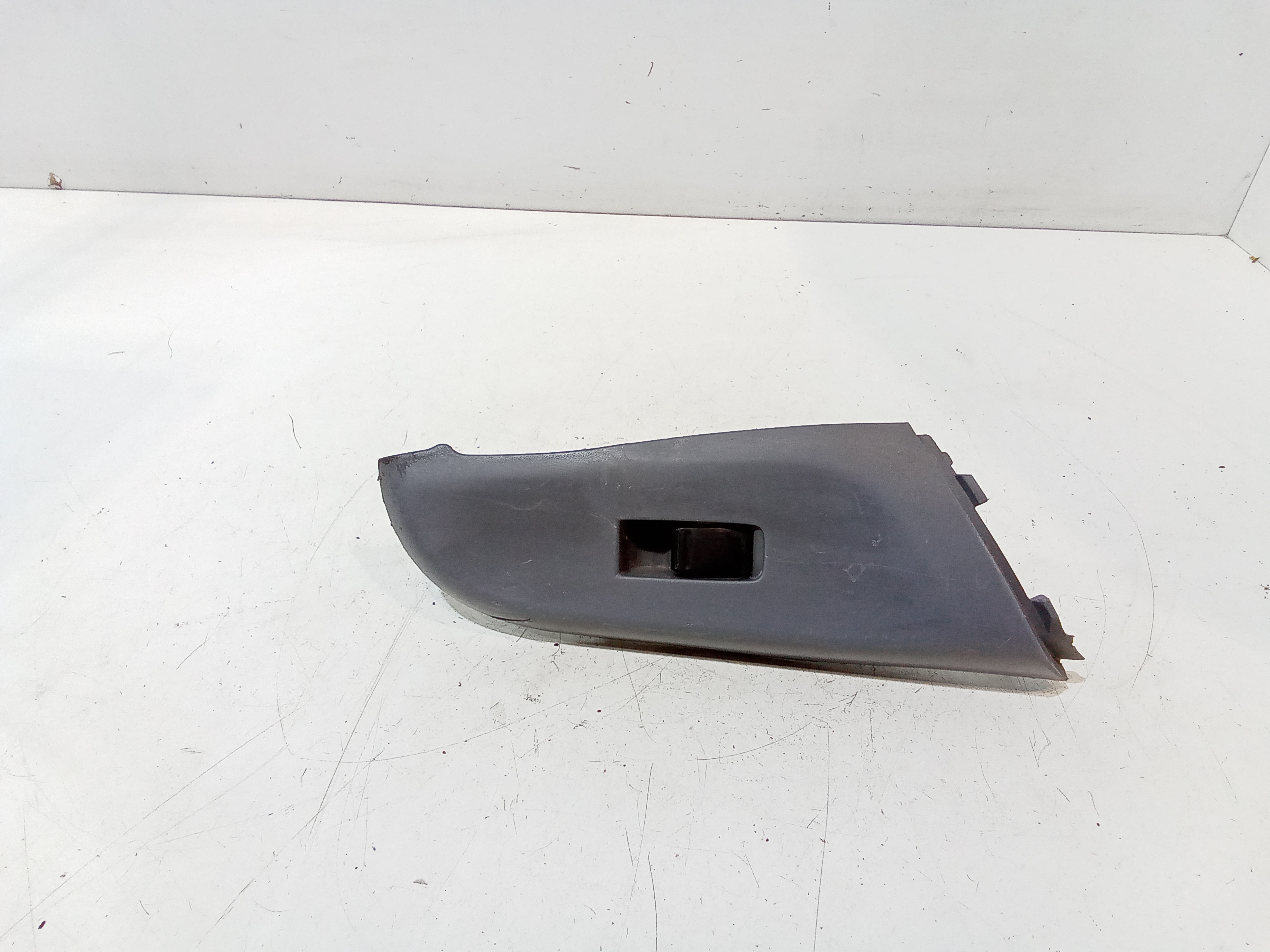 Interruttore Alzacristalli Porta Ant. Destro Usato