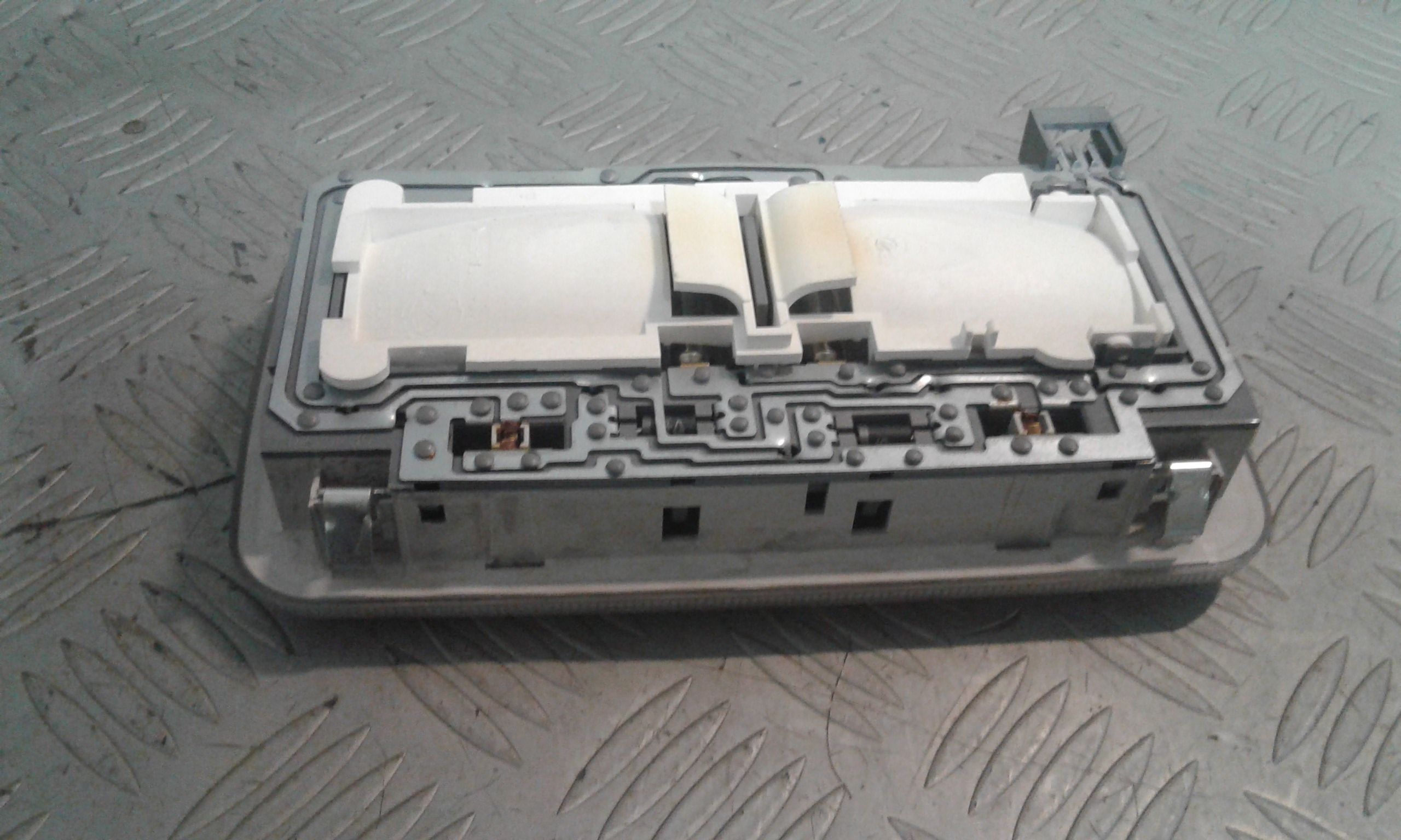 Luce Cortesia Ant. Tetto Usato