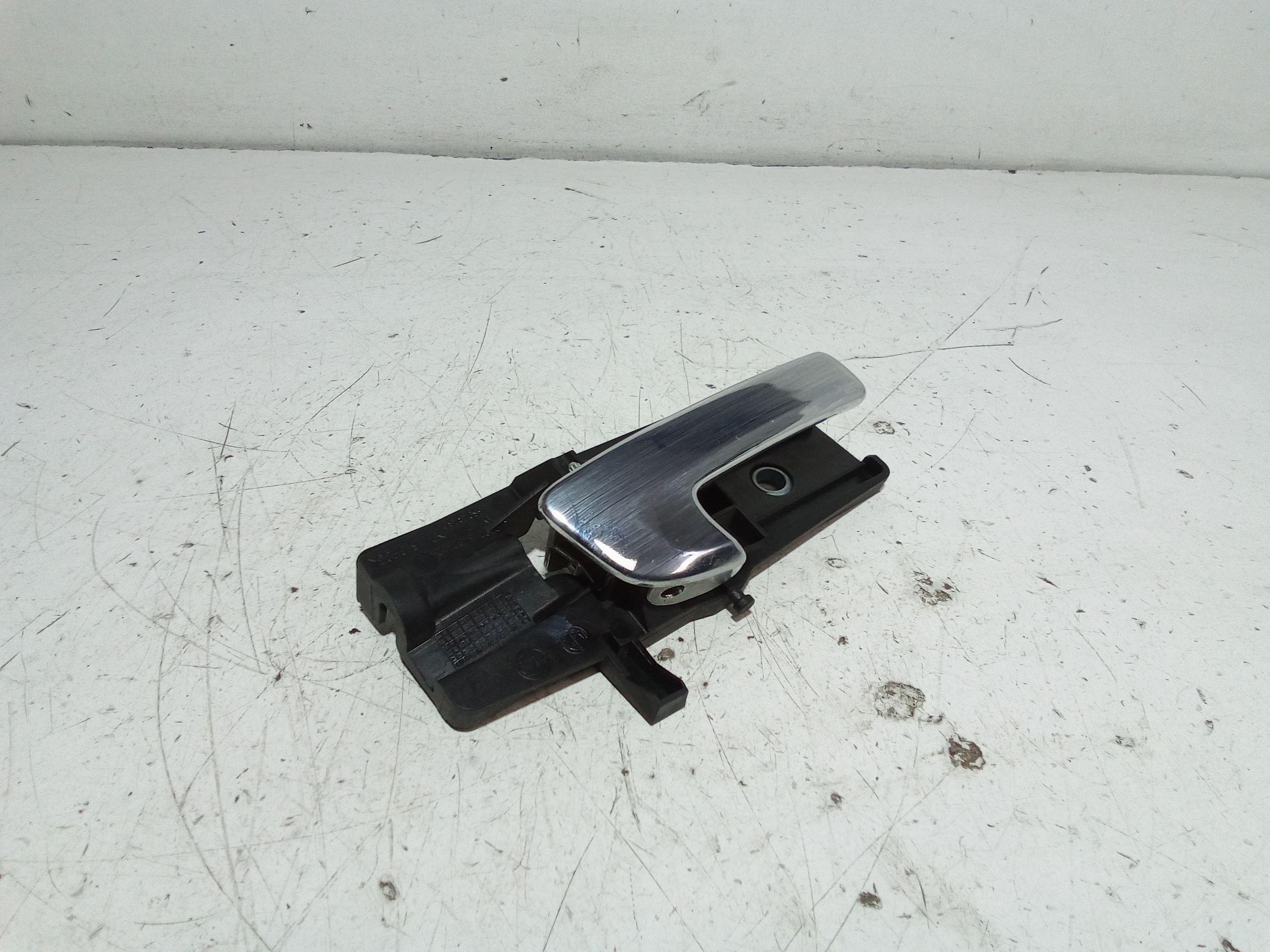 Maniglia Int. Apertura Porta Ant. Destro Usato