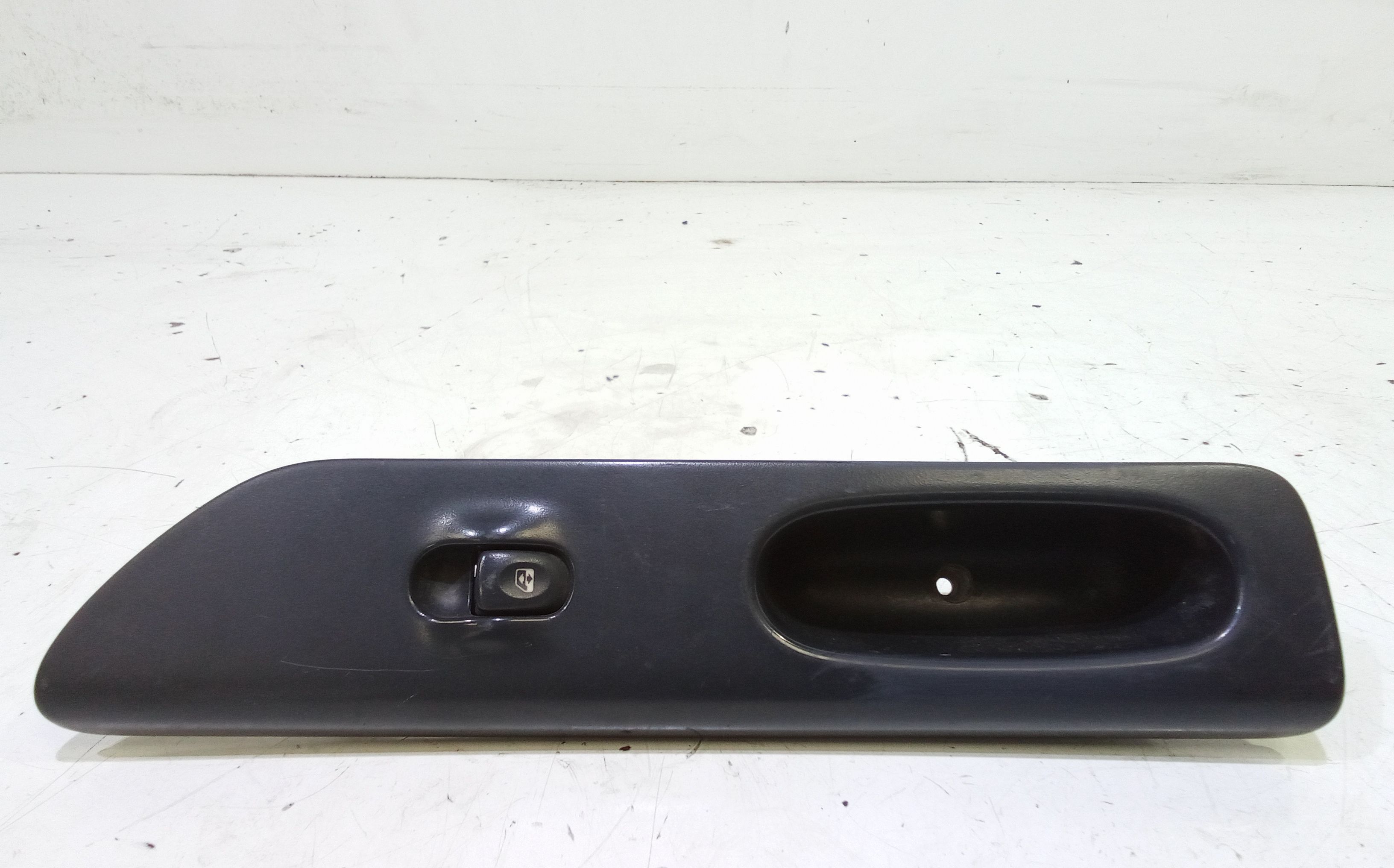 Interruttore Alzacristalli Porta Ant. Destro Usato