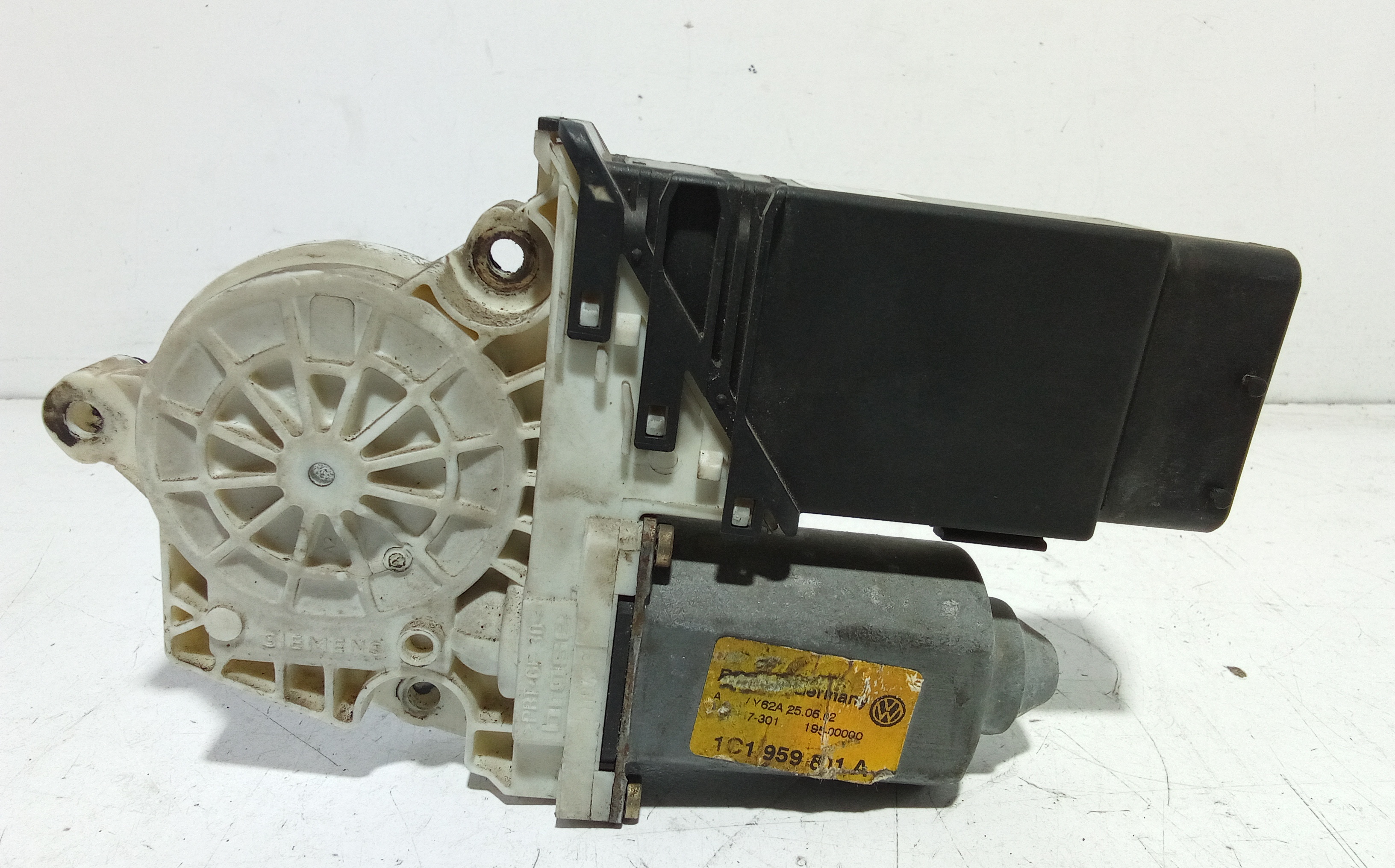 Motorino Alzacristallo Porta Ant. Sinistro 1C0959801B017 Usato