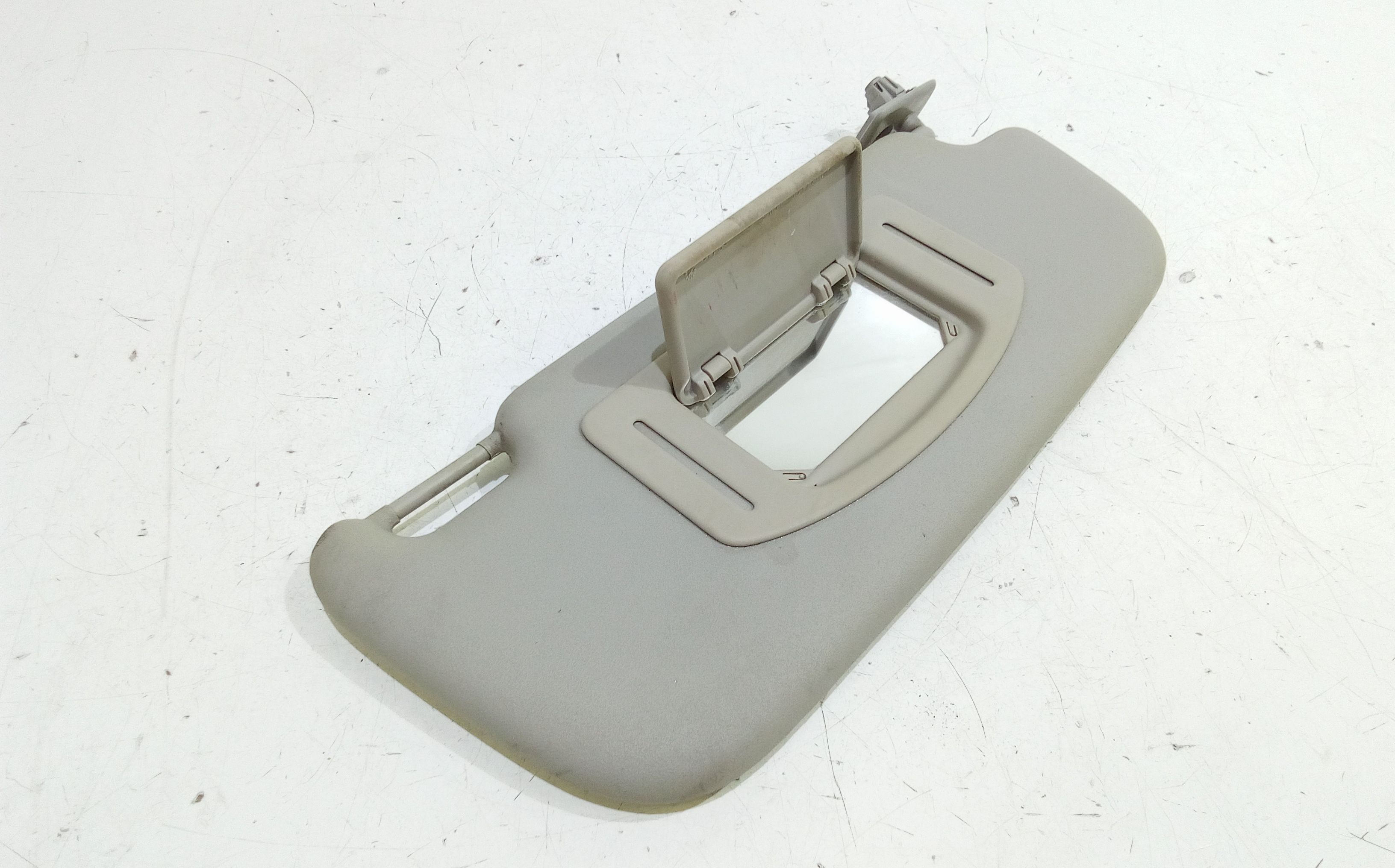 Aletta Parasole Parabrezza Destro A4548100410CH0A Usato