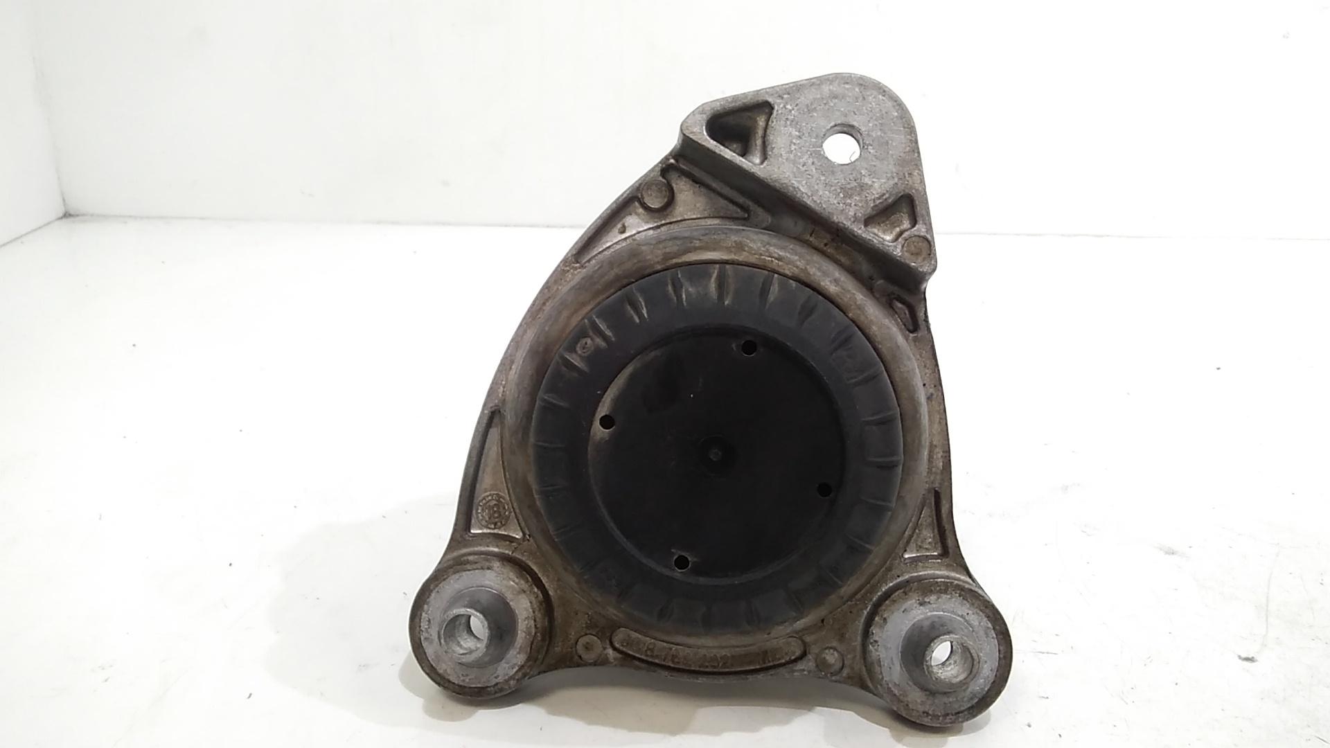 Piastra Alloggiamento Supporto Motore (Con Eventuale Bielletta O Tirante Associato) Usato