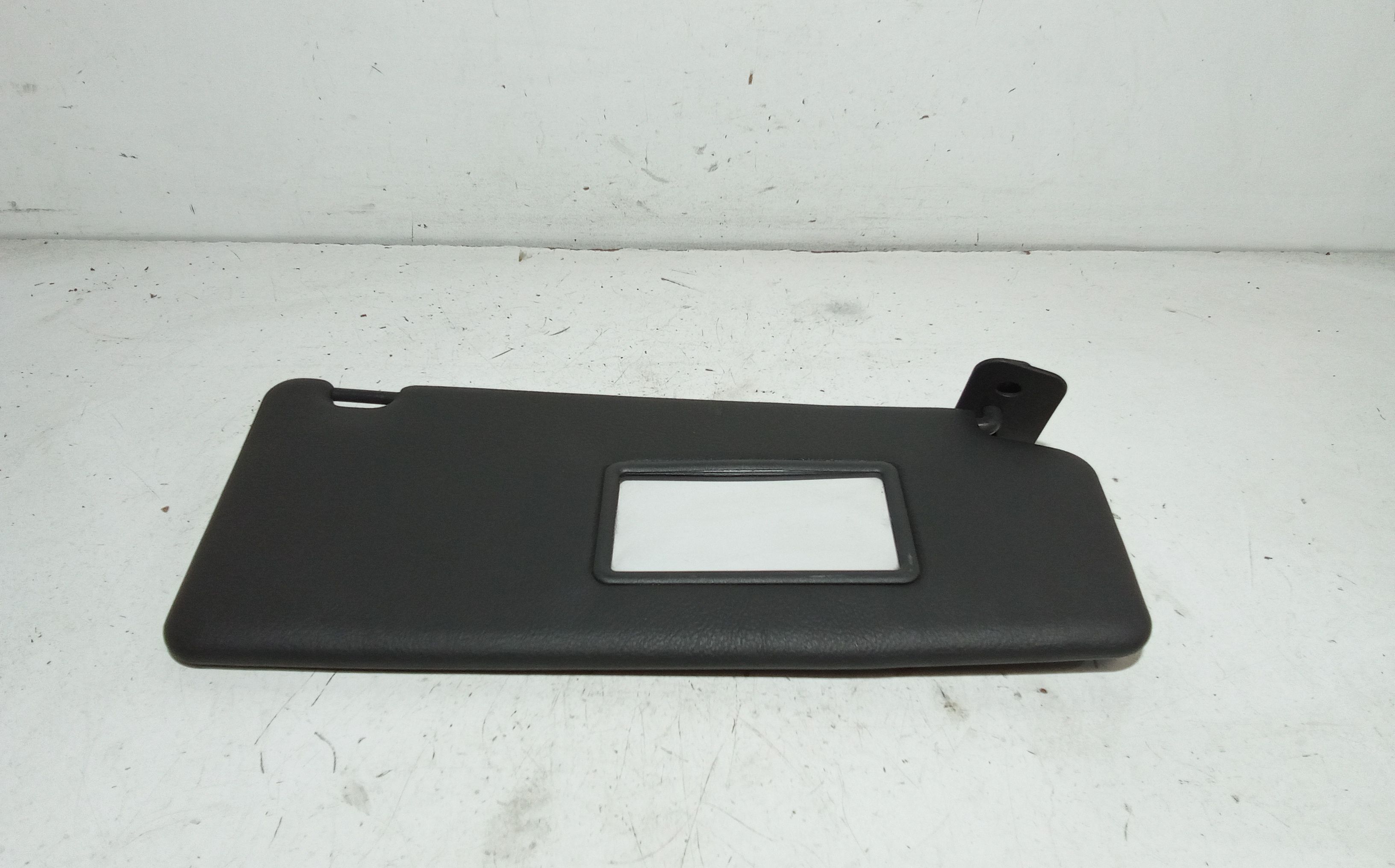 Aletta Parasole Parabrezza Destro 719701635 Usato