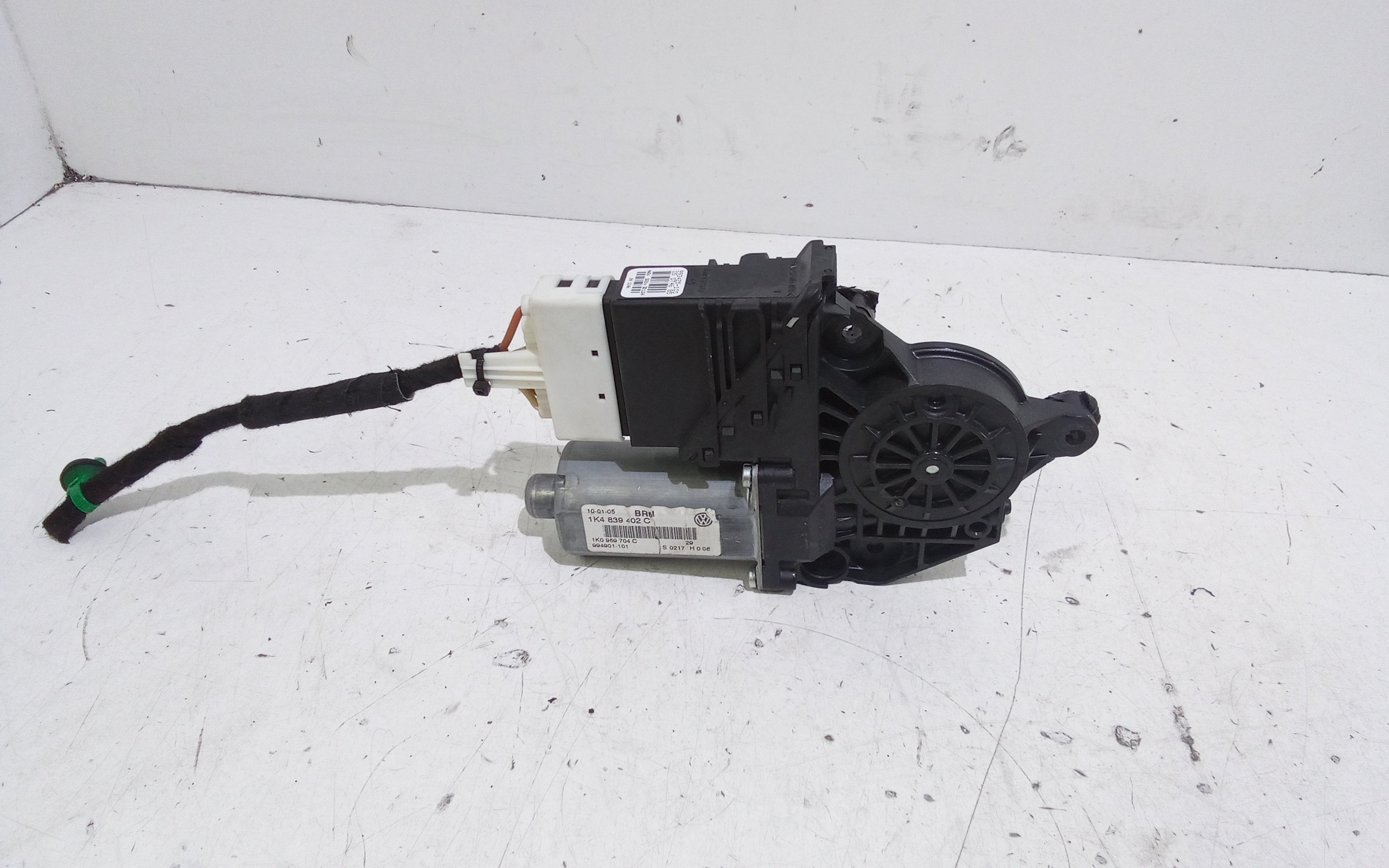 Motorino Alzacristallo Porta Post. Destro 5K0959704VW3 Usato