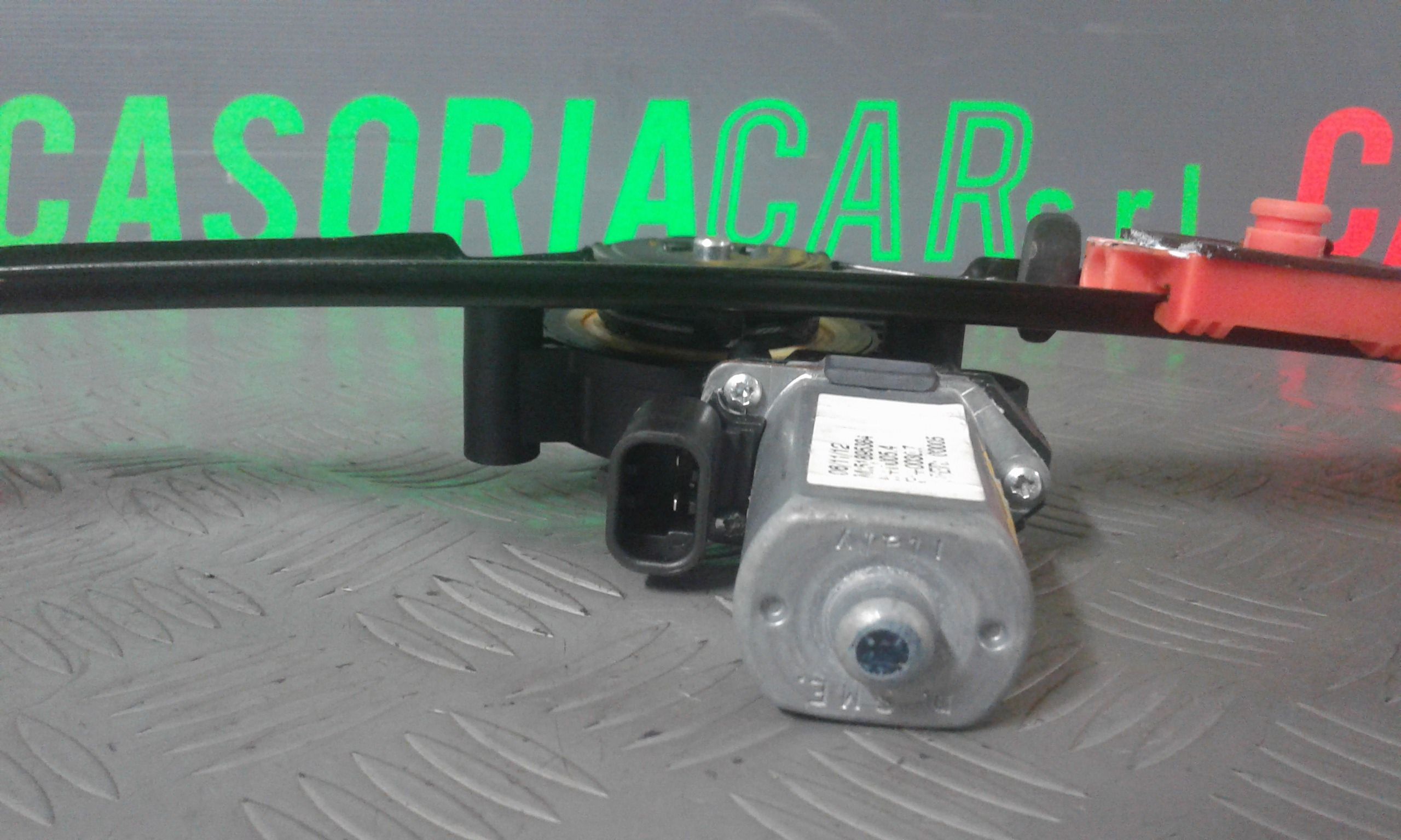 Alzacristallo Porta Ant. Destro Usato