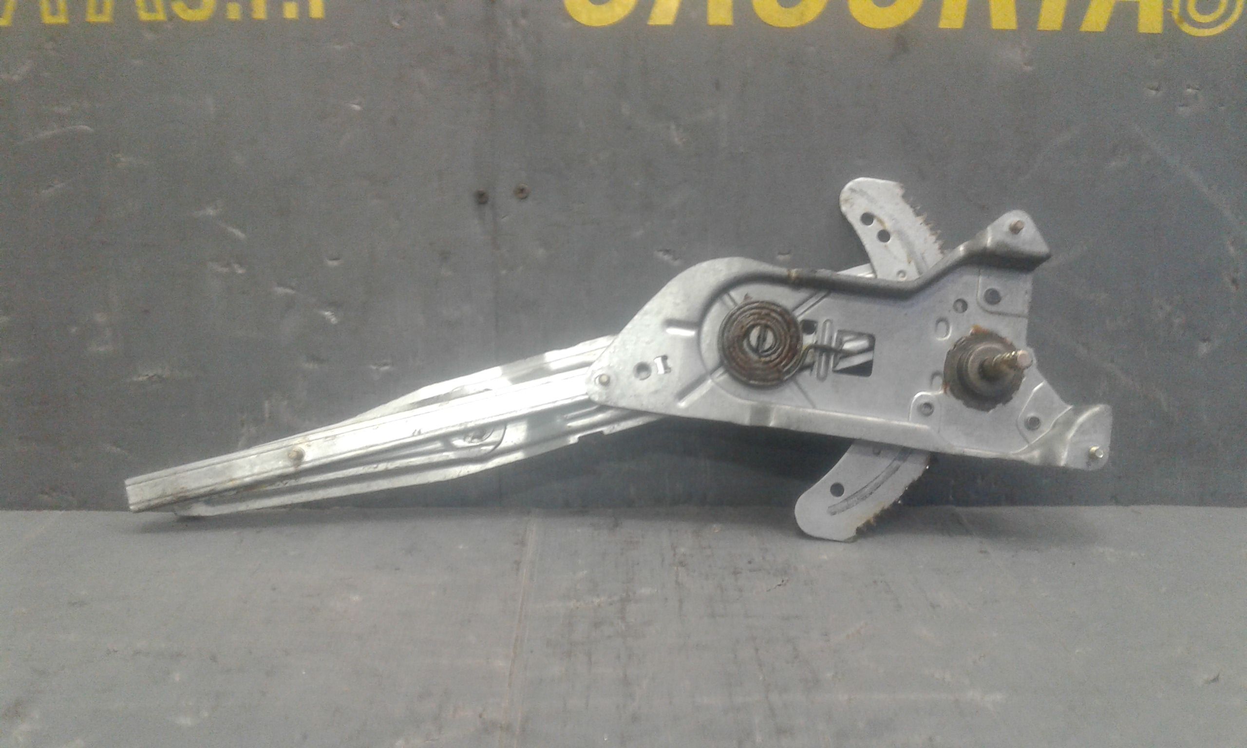 Alzacristallo Porta Ant. Destro 8200157006 Usato