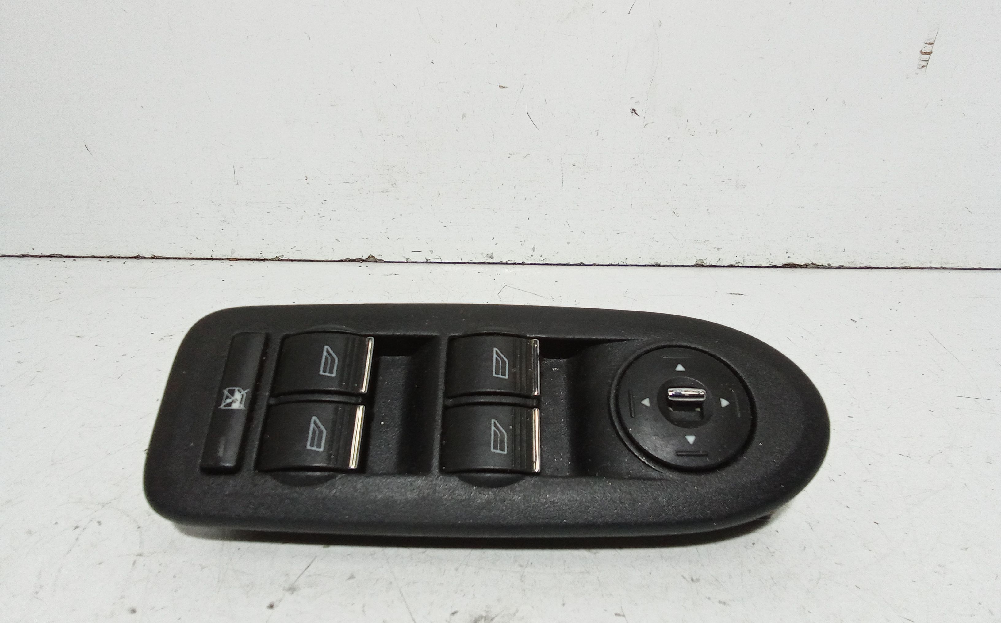 Interruttore Alzacristalli Porta Ant. Sinistro Usato