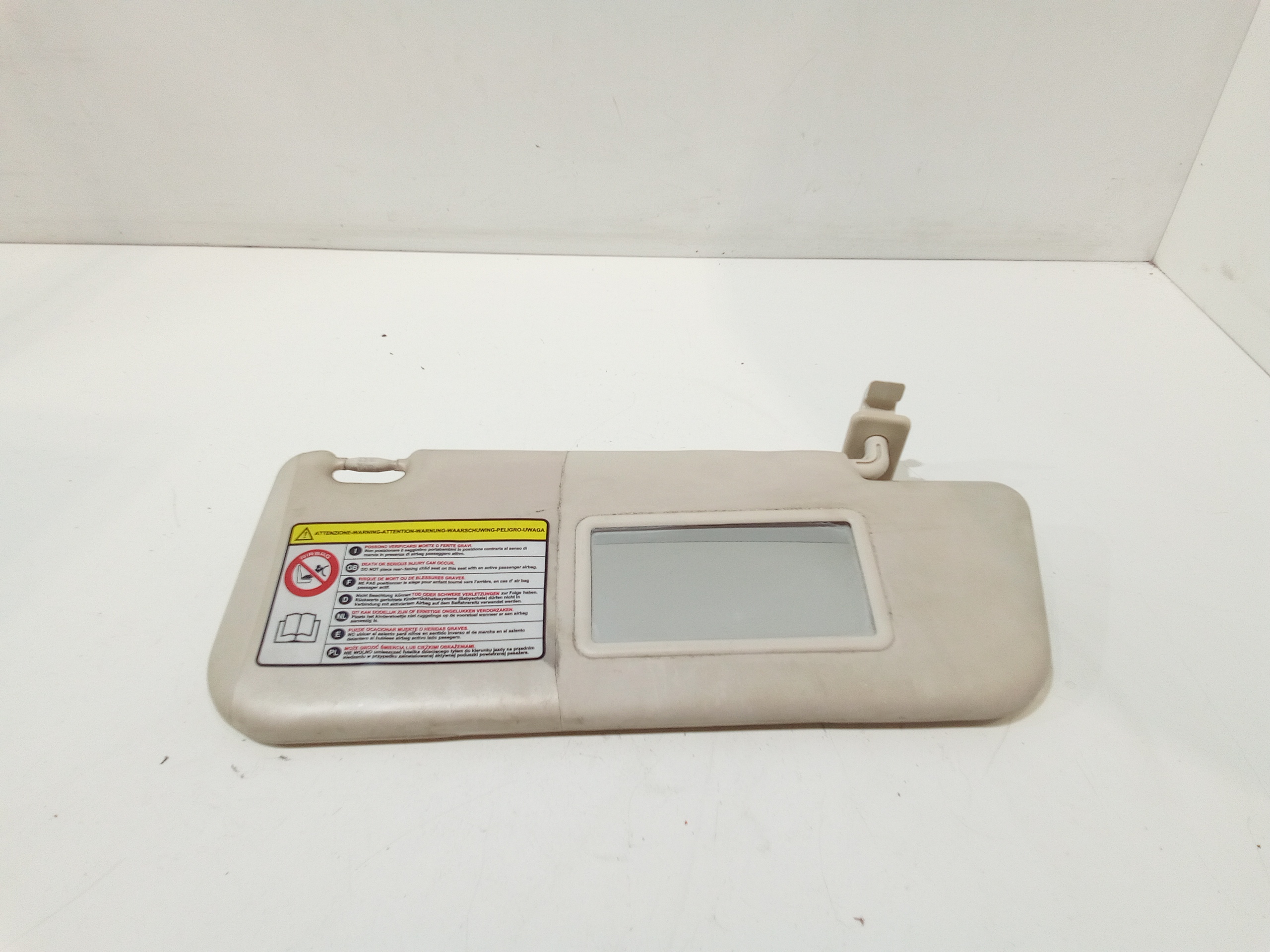 Aletta Parasole Parabrezza Destro 1570922 Usato