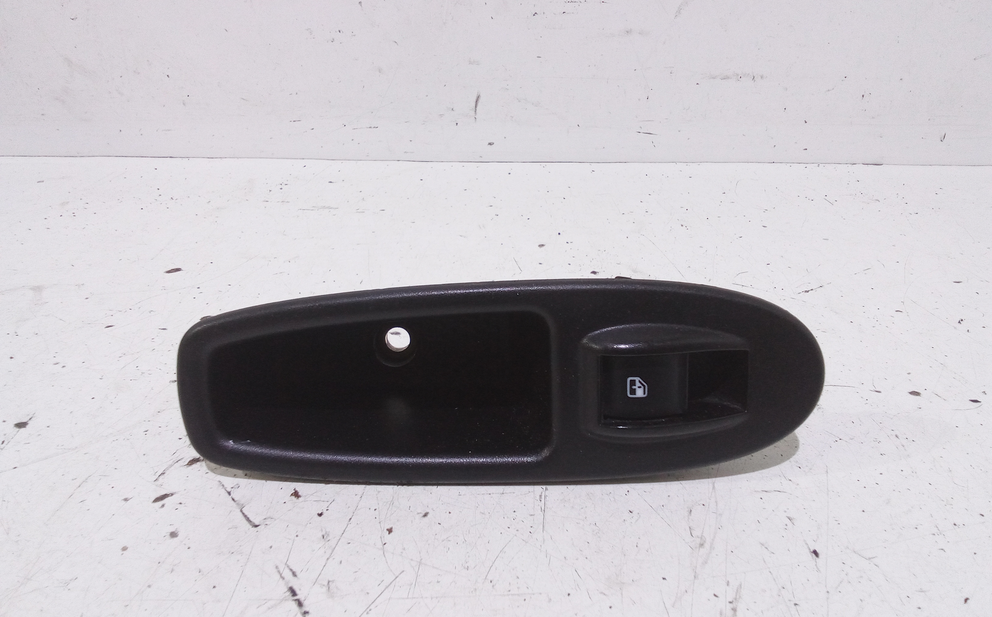 Interruttore Alzacristalli Porta Post. Destro 735555157 Usato