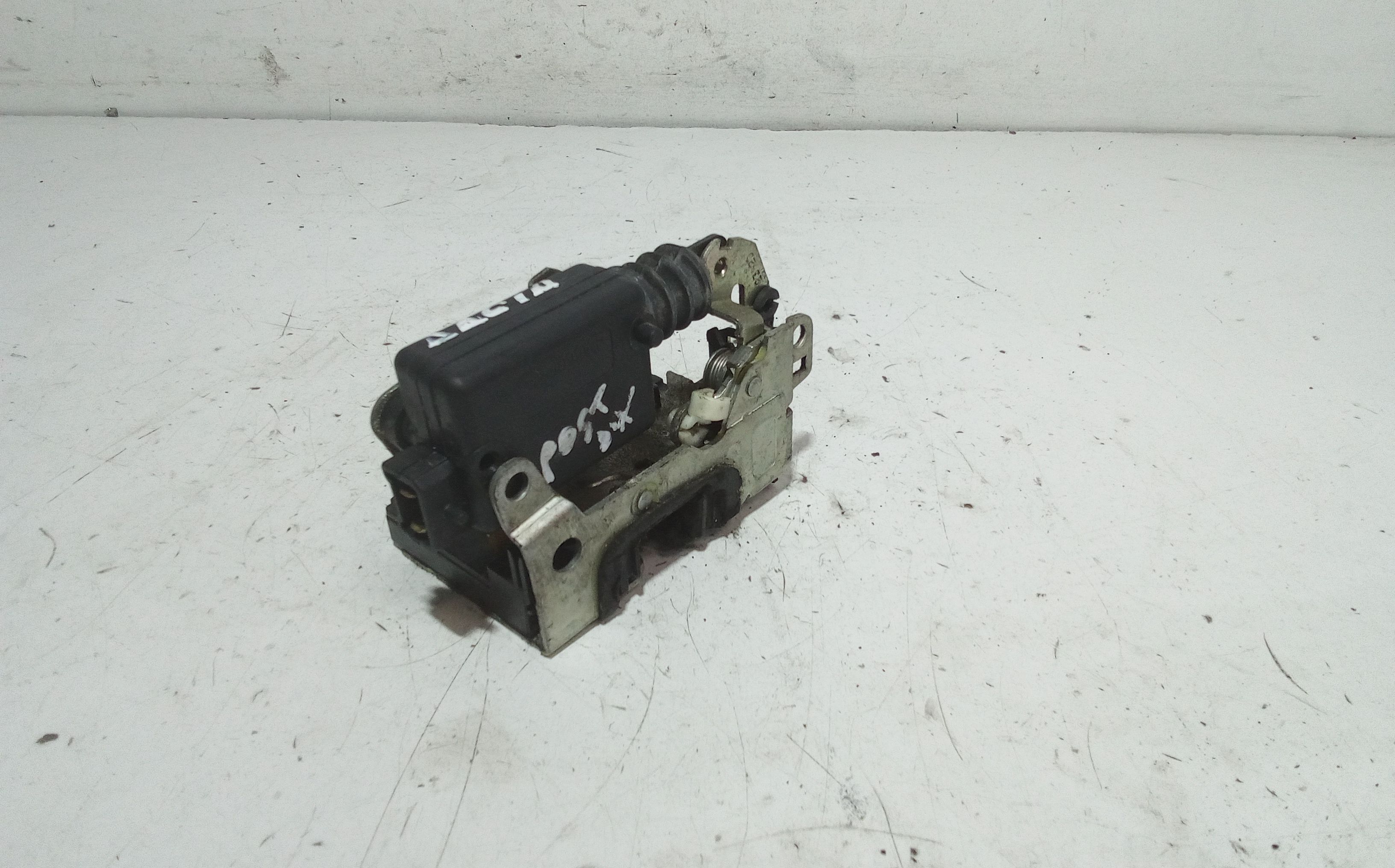 Serratura Porta Post. Destro 825021370R Usato