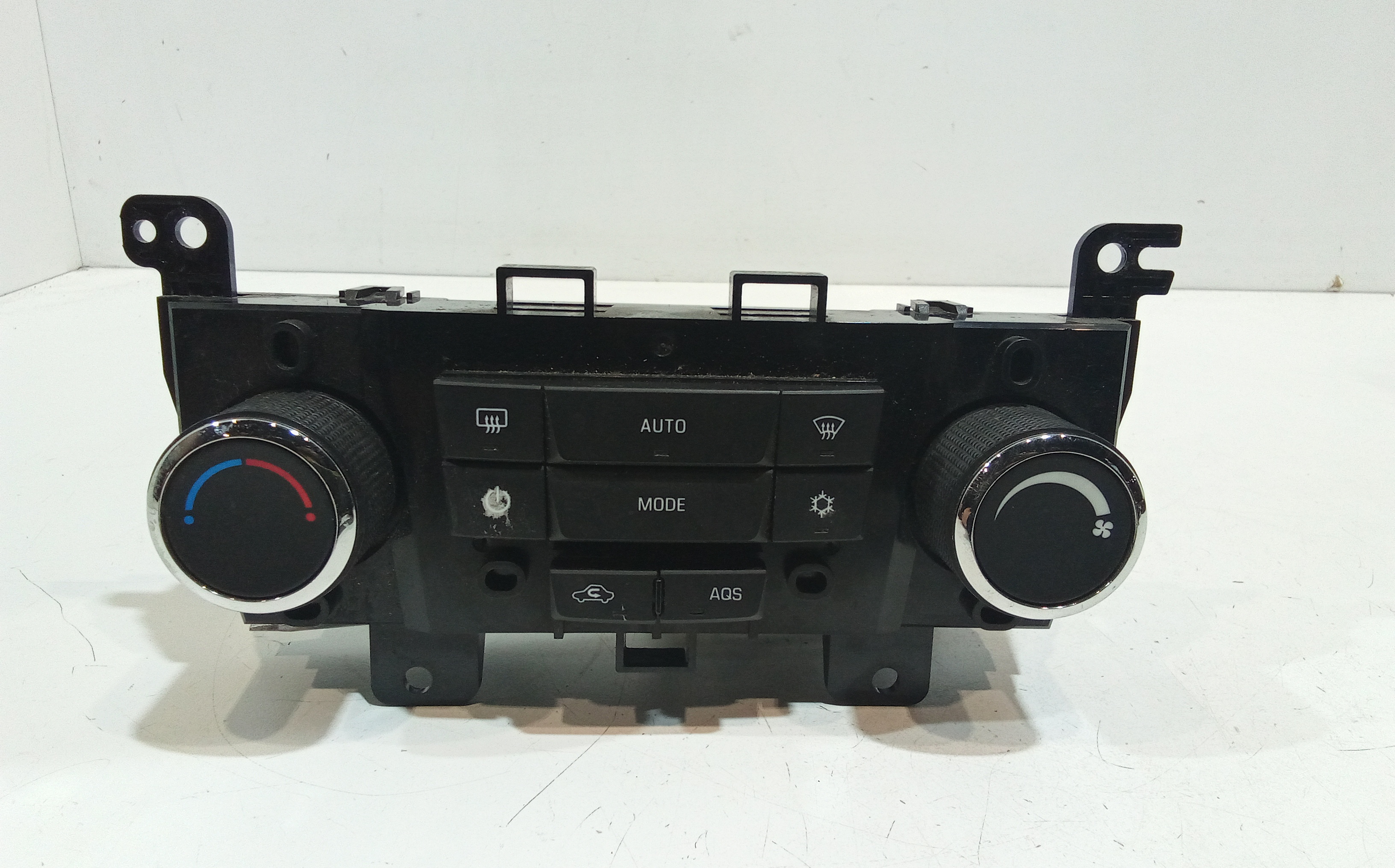 Blocco Comando Climatizzazione 95146201 Usato