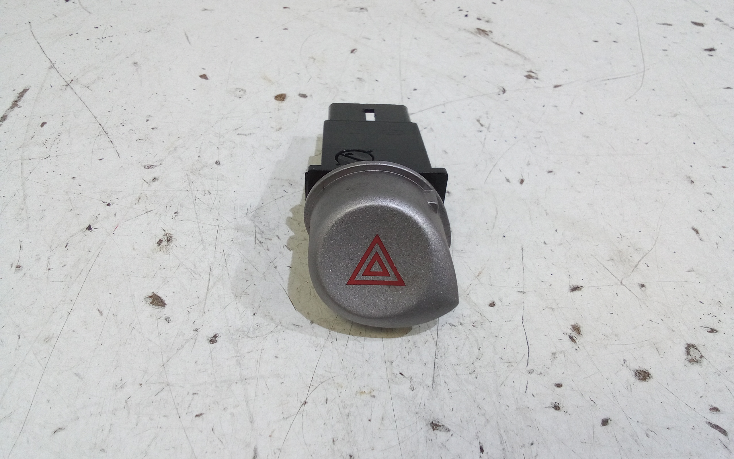 Interruttore Luci Emergenza 937901J000UX Usato