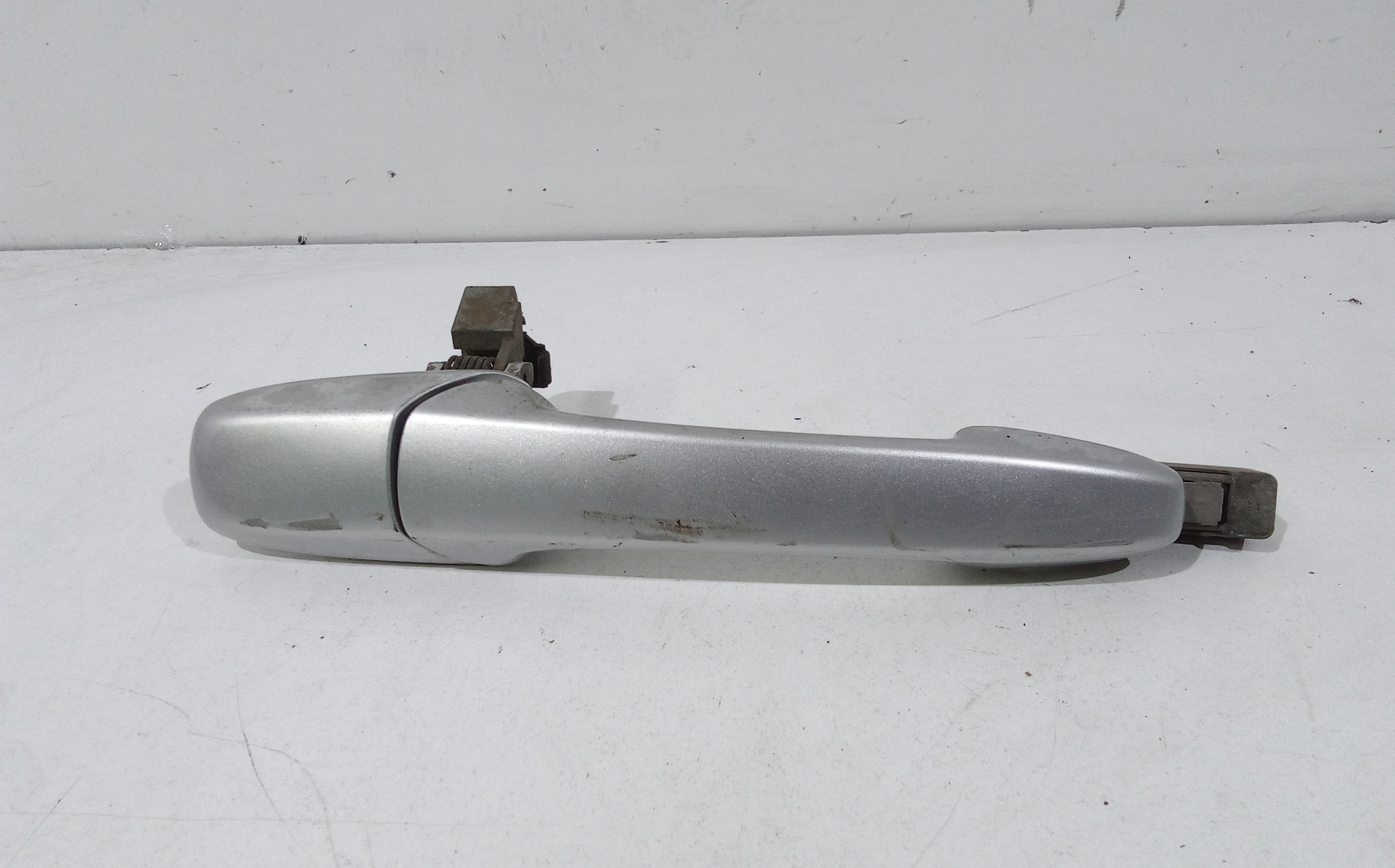 Maniglia Porta Ant. Destro GJ6A58410N50 Usato