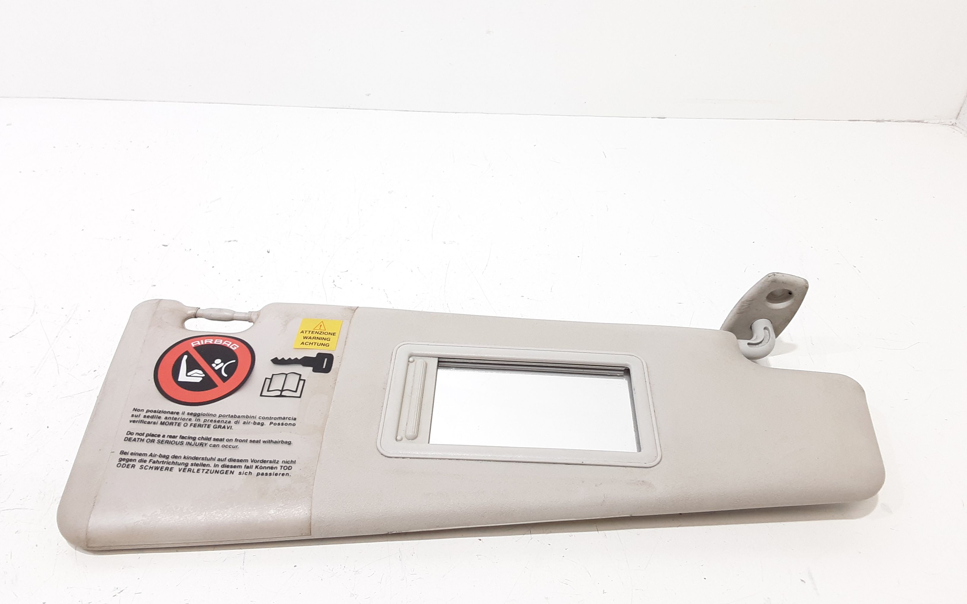 Aletta Parasole Parabrezza Destro 735361684 Usato